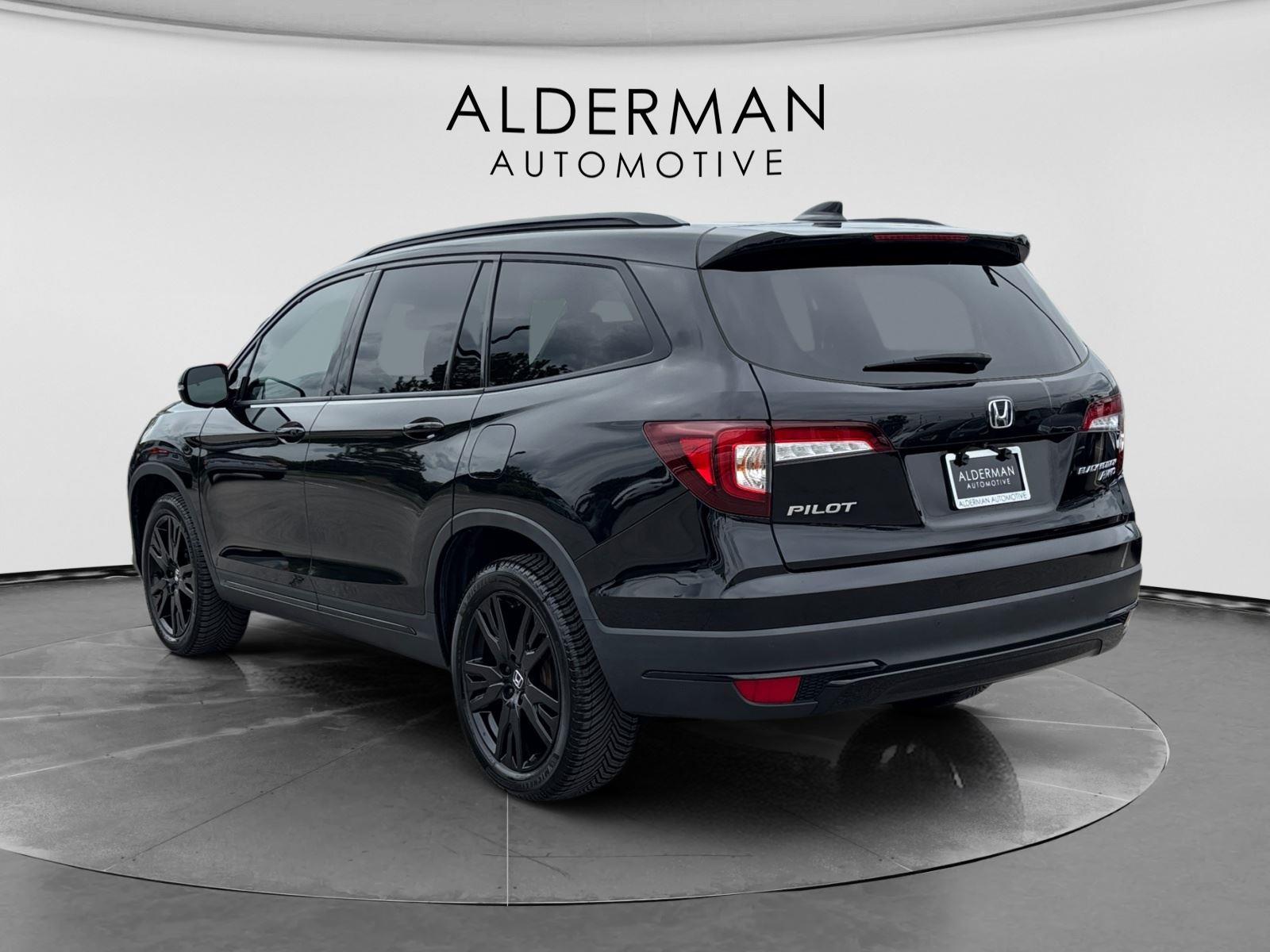 View vehicle photo 4