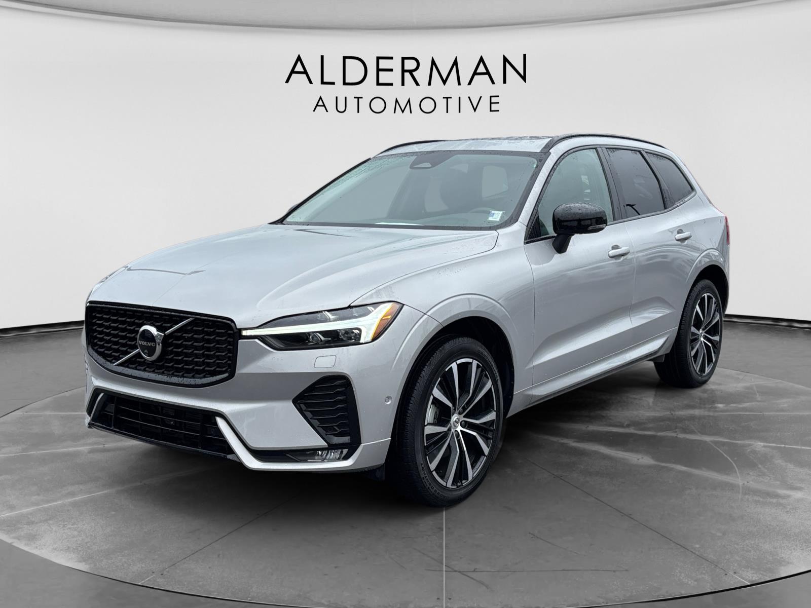 2025 Volvo XC60 B5 Plus Dark Theme AWD SUV / Crossover All-Wheel Drive Automatic