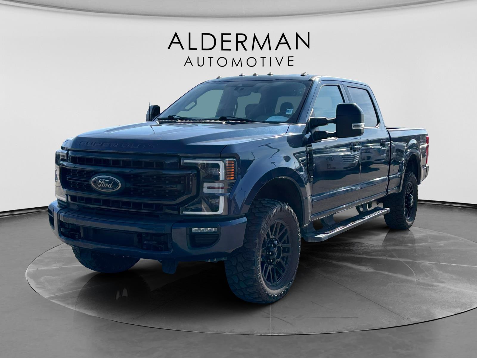 Blue Jeans 2020 Ford F-250 Super Duty Lariat Crew Cab 4WD Pickup Truck Four-Wheel Drive Automatic
