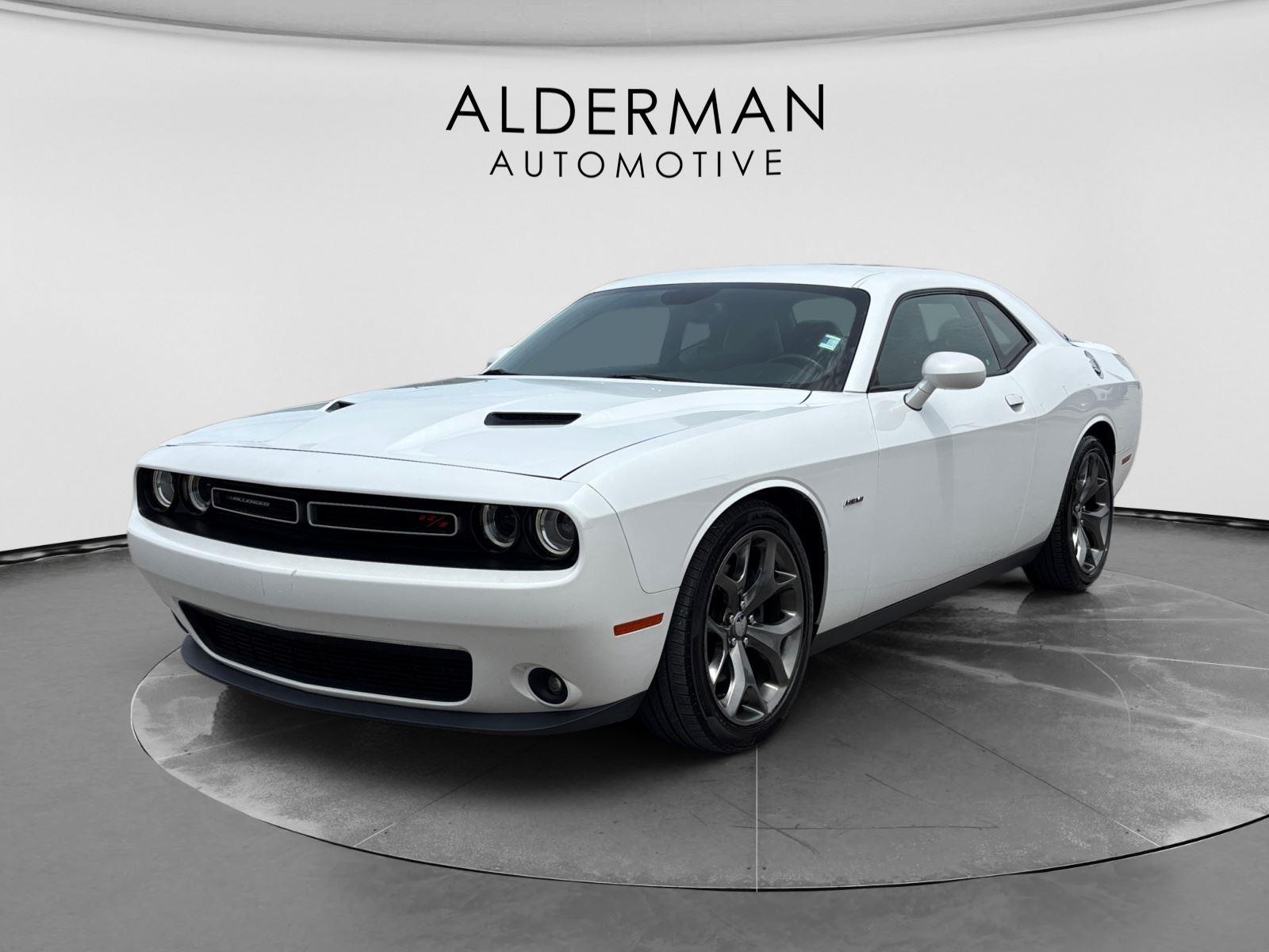Ivory White Tri-Coat Pearl 2015 Dodge Challenger Coupe Rear-Wheel Drive 6-Speed Manual