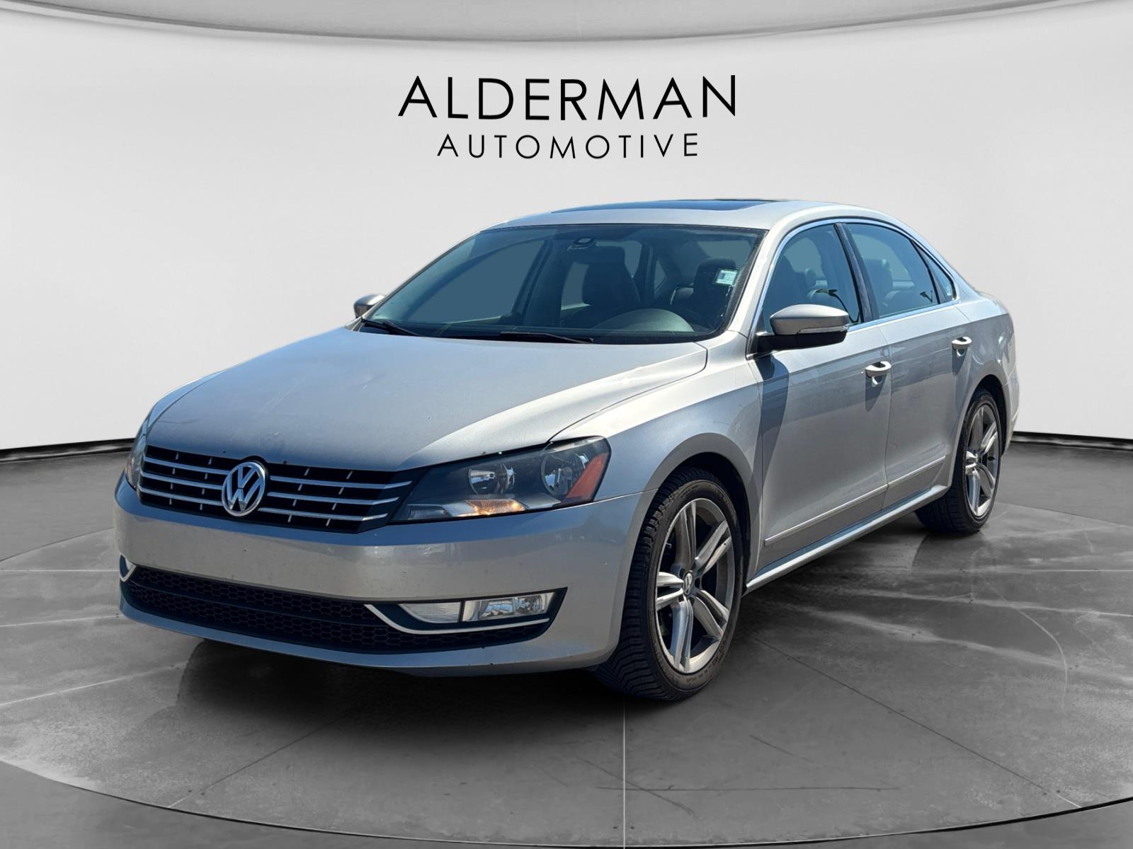 Tungsten Silver Metallic 2014 Volkswagen Passat Sedan Front-Wheel Drive Automatic