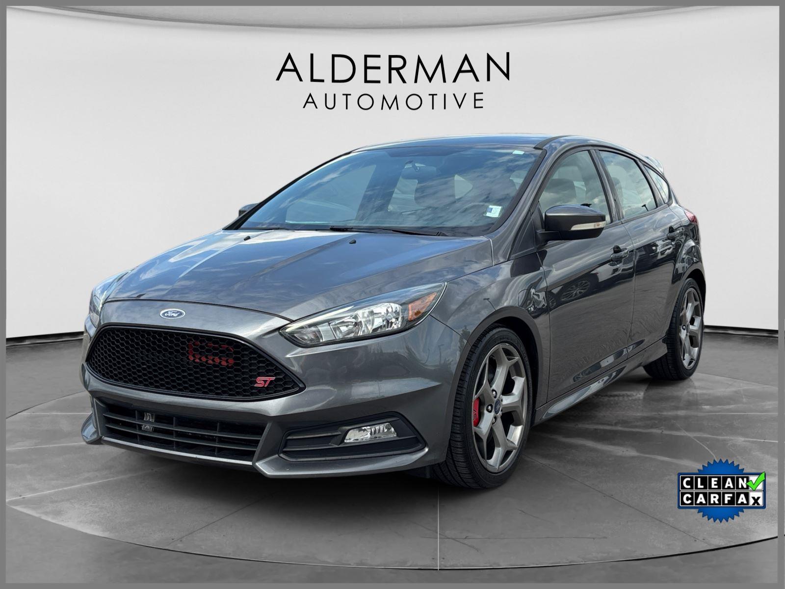 Gray (Magnetic) 2018 Ford Focus Hatchback Front-Wheel Drive