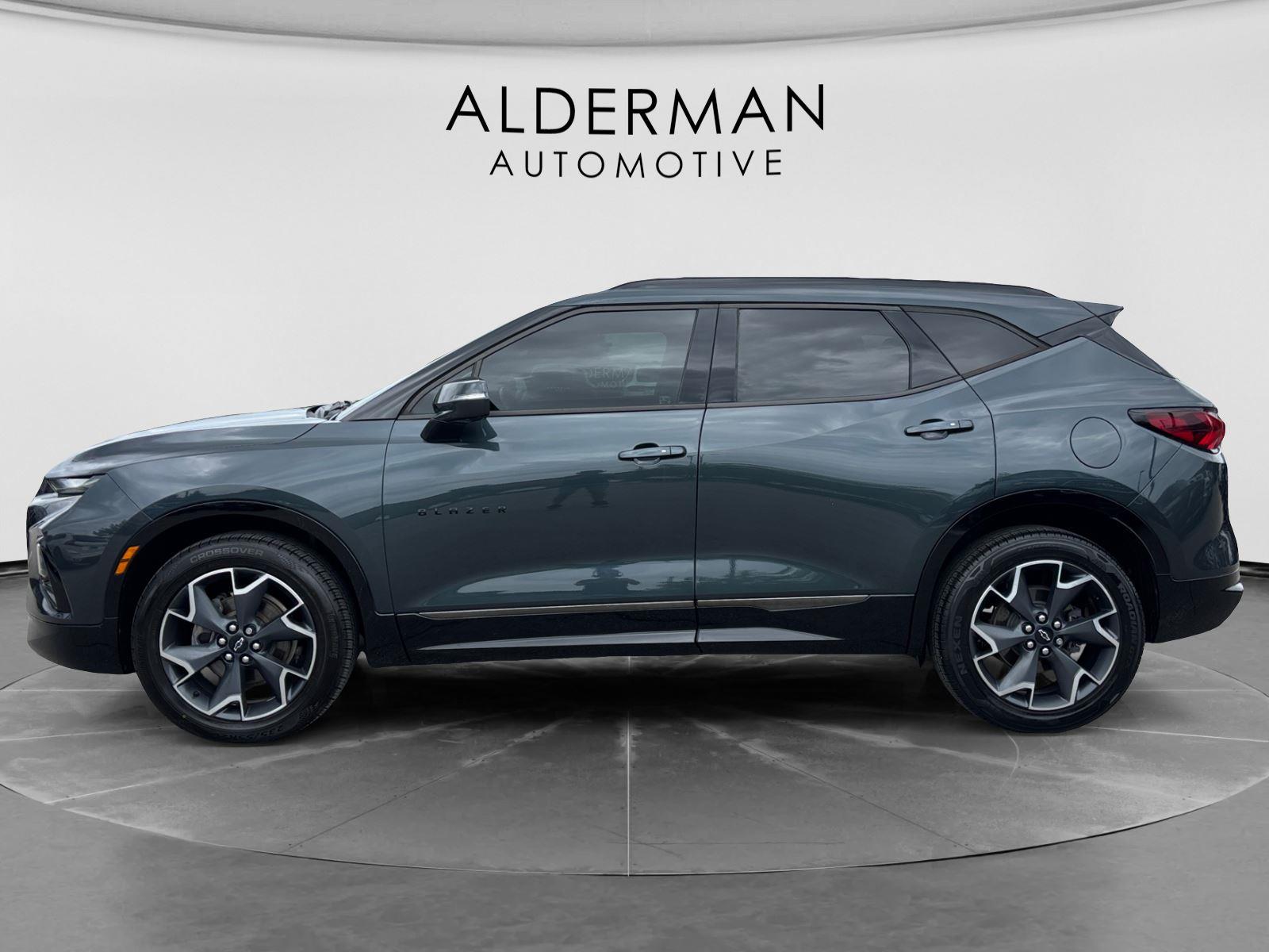 View vehicle photo 2