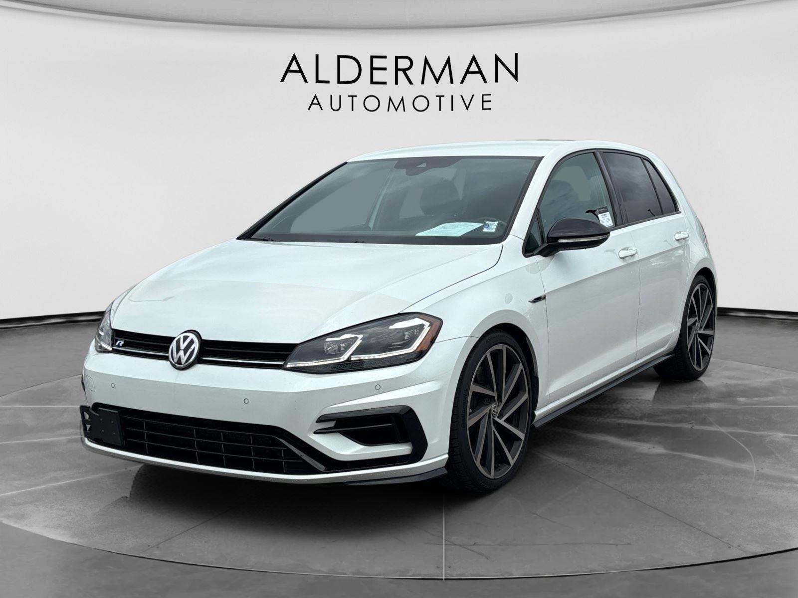 Oryx White Pearl Metallic 2018 Volkswagen Golf R Hatchback All-Wheel Drive Automatic