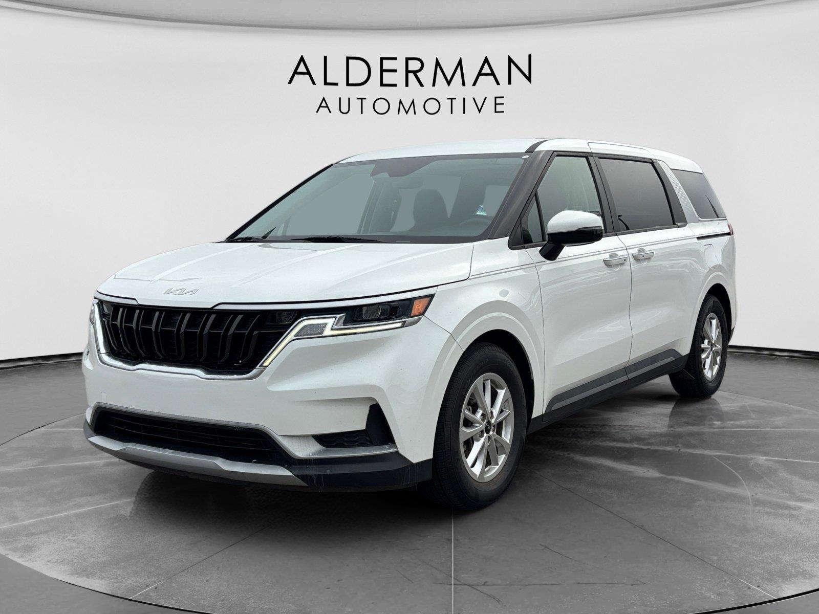 Snow White Pearl 2022 Kia Carnival Minivan Front-Wheel Drive Automatic