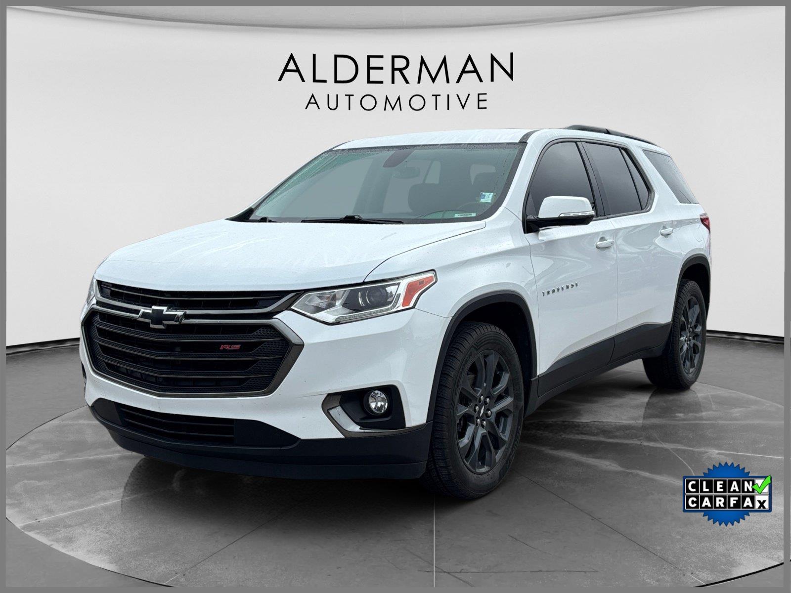 Summit White 2019 Chevrolet Traverse SUV / Crossover Front-Wheel Drive 9-Speed Automatic