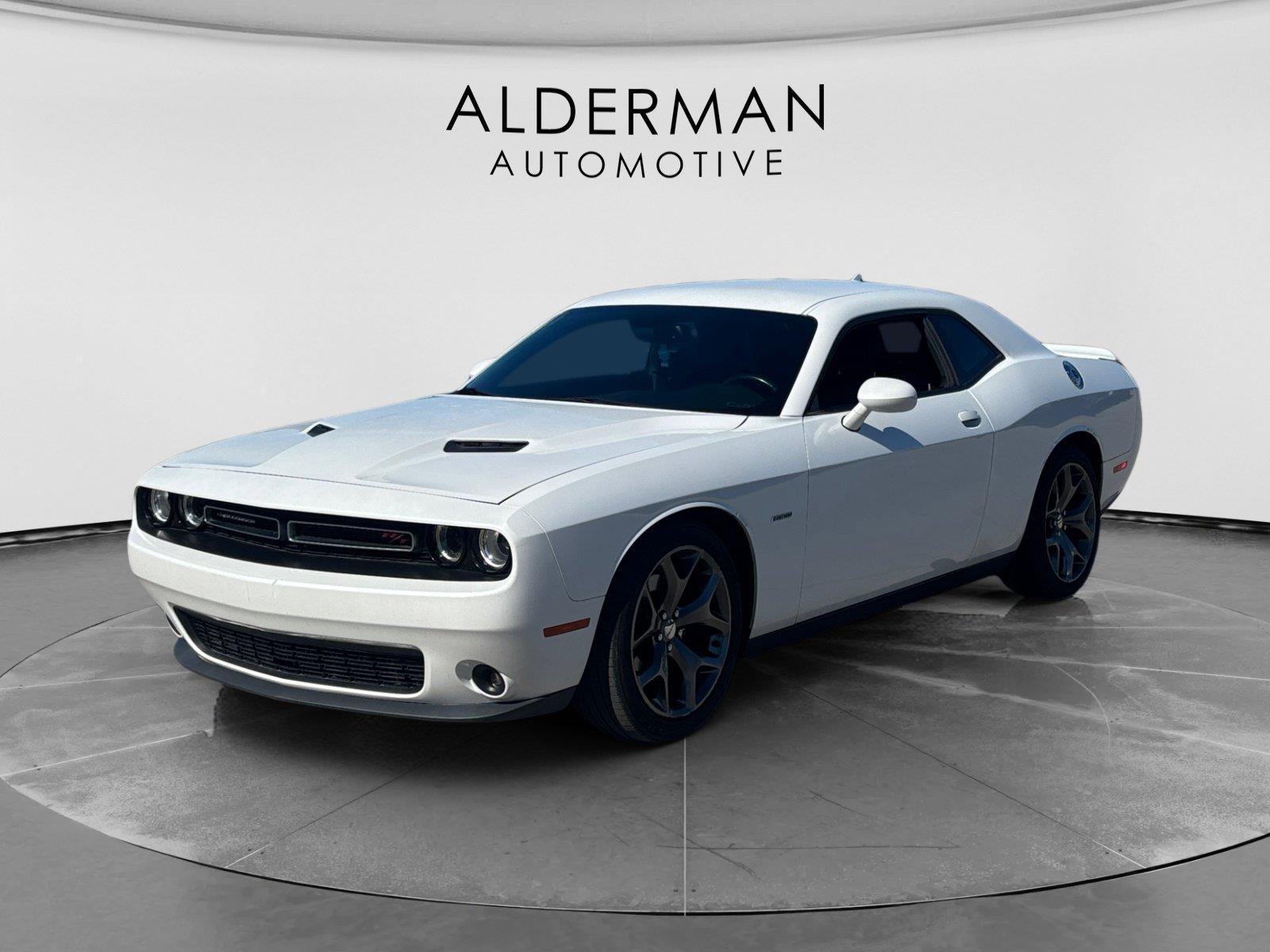 Ivory White Tri-Coat Pearl 2015 Dodge Challenger Coupe Rear-Wheel Drive 6-Speed Manual