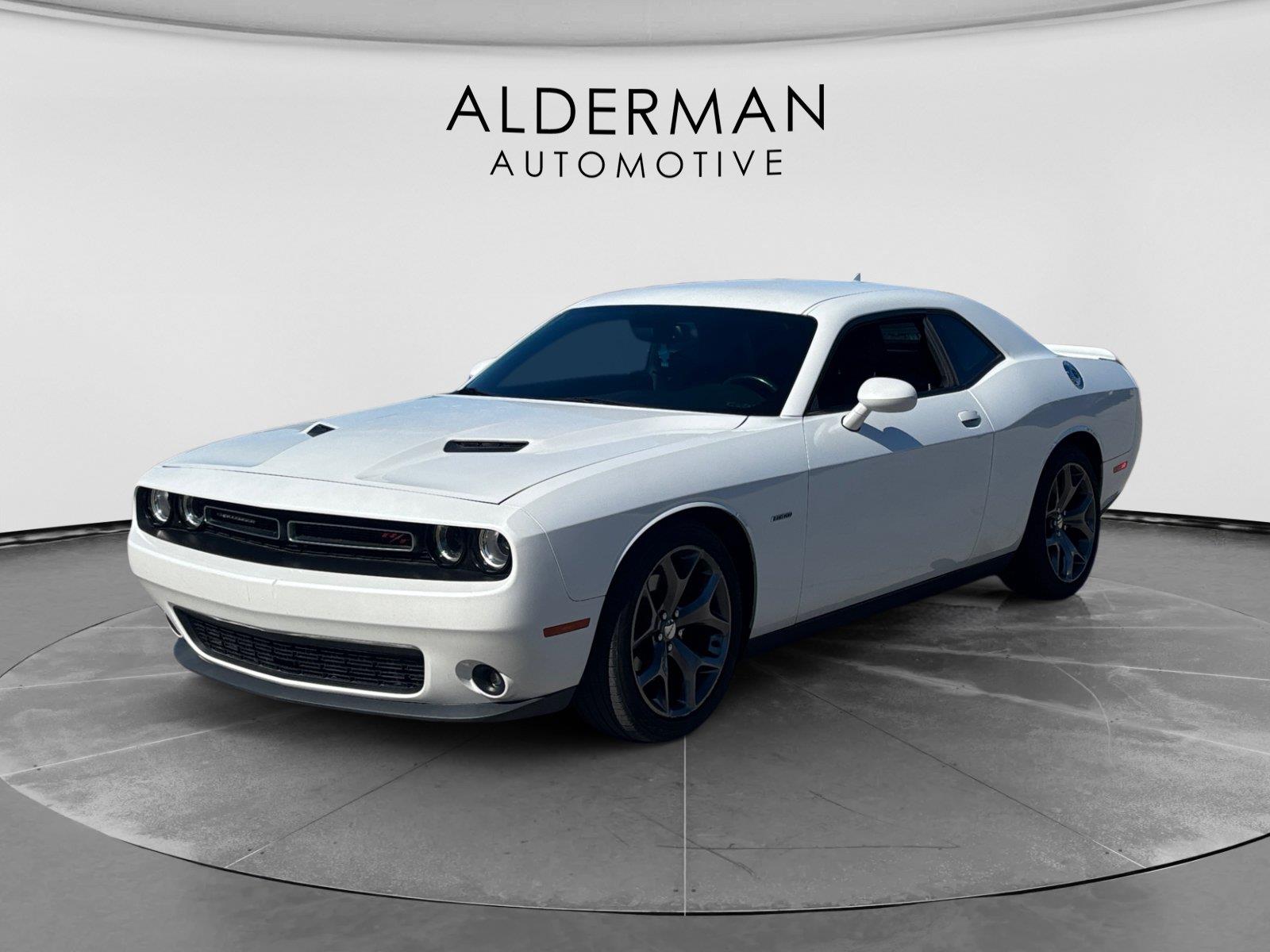 Ivory White Tri-Coat Pearl 2015 Dodge Challenger Coupe Rear-Wheel Drive 6-Speed Manual
