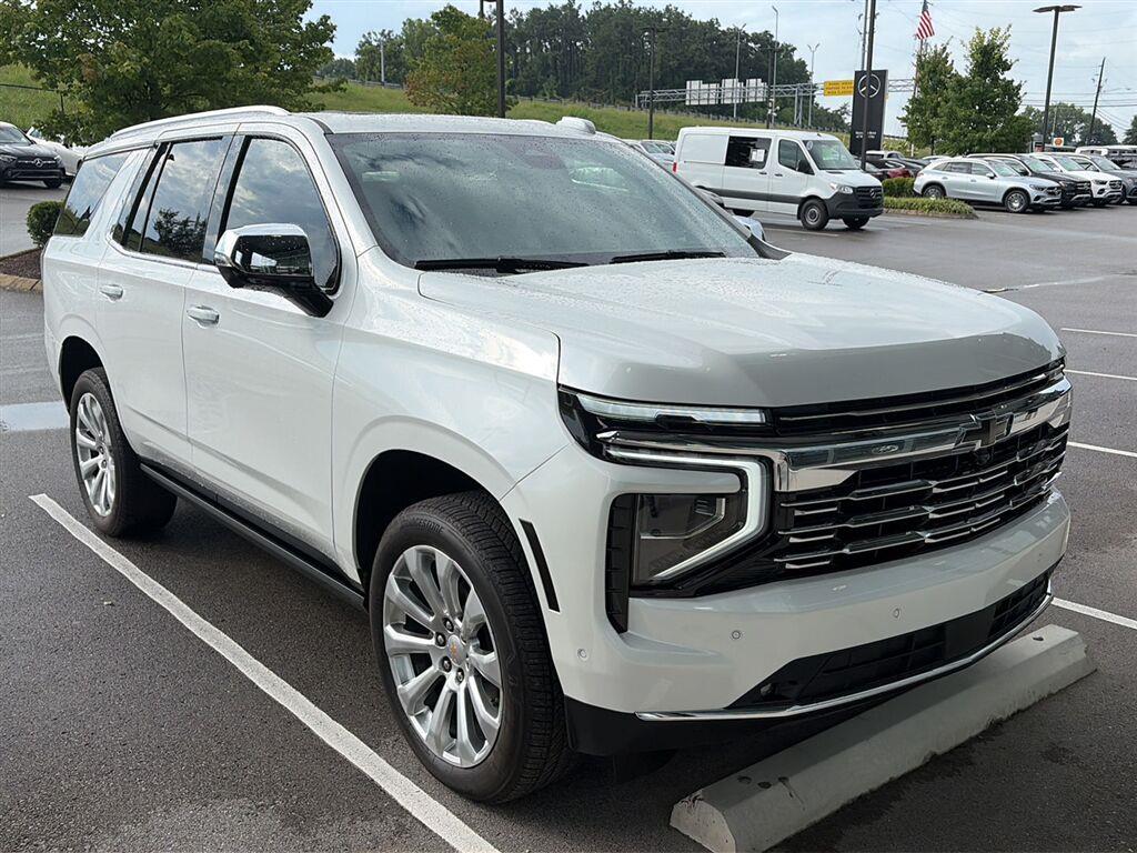 White (Iridescent Pearl Tricoat) 2025 Chevrolet Tahoe SUV / Crossover Four-Wheel Drive Automatic