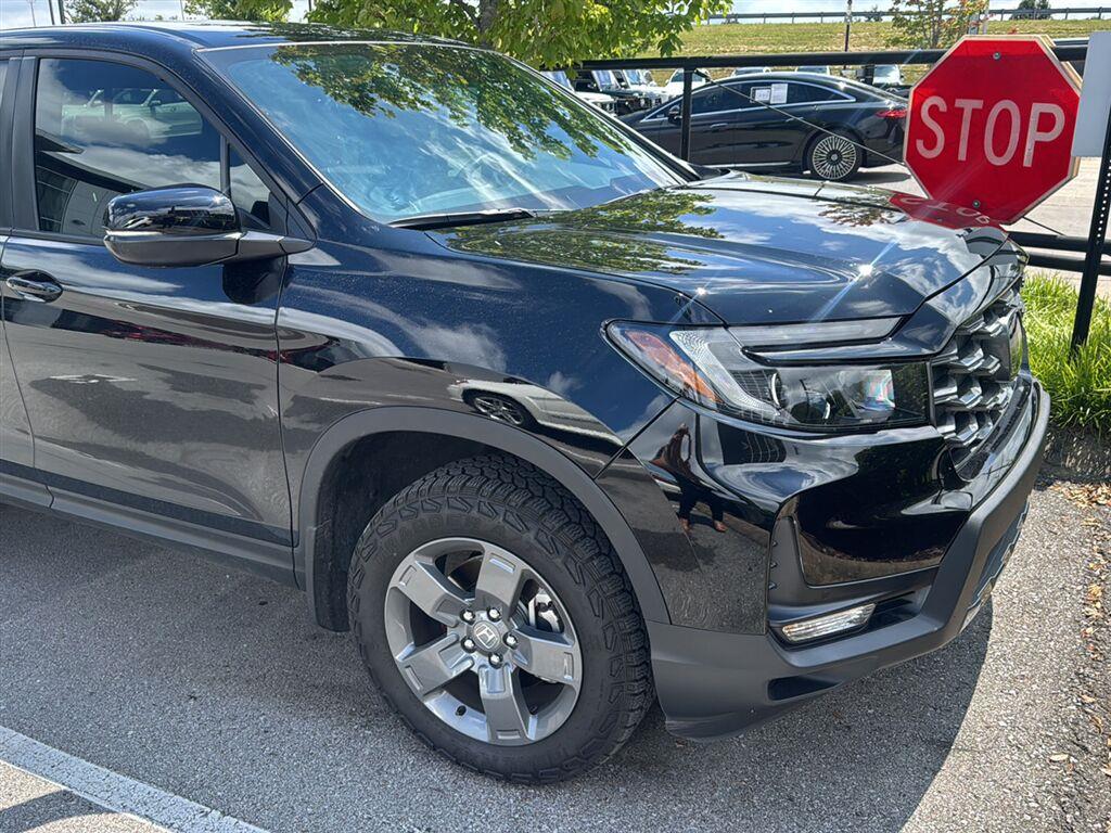 Crystal Black Pearl 2025 Honda Ridgeline Pickup Truck All-Wheel Drive Automatic