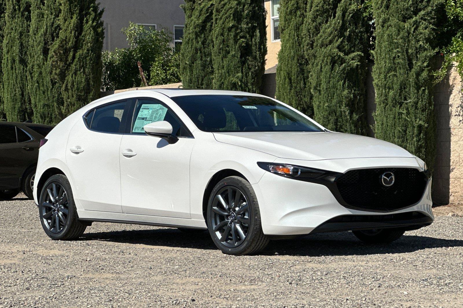 Snowflake White Pearl Mica 2026 Mazda MAZDA3 Hatchback Front-Wheel Drive Automatic
