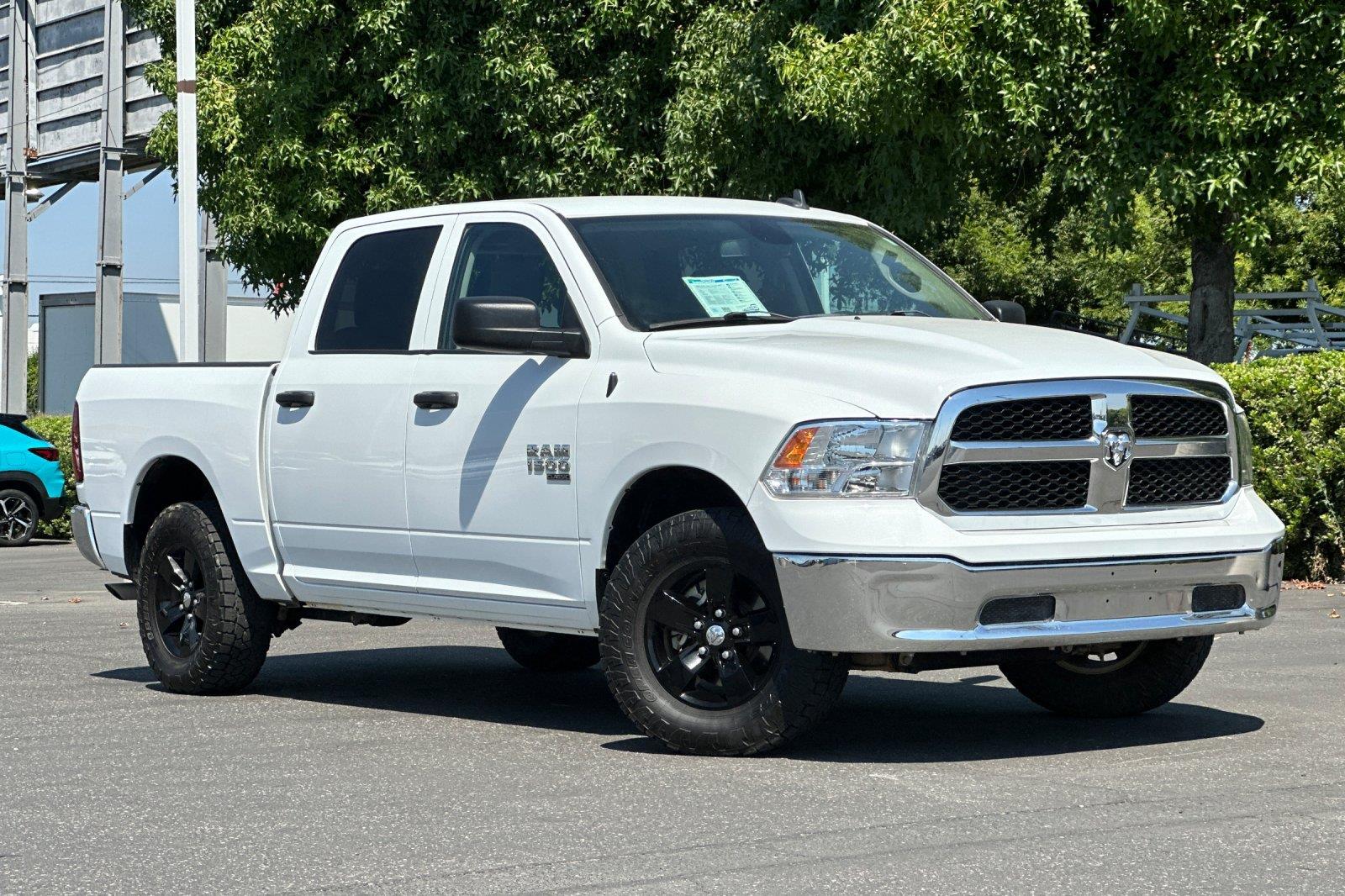  2023 RAM 1500 Classic SLT Crew Cab 4WD   
