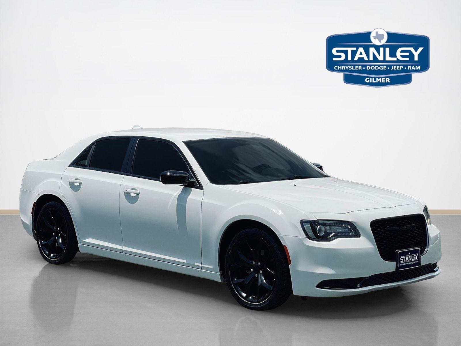 Bright White Clearcoat 2021 Chrysler 300 Touring RWD Sedan Rear-Wheel Drive 8-Speed Automatic