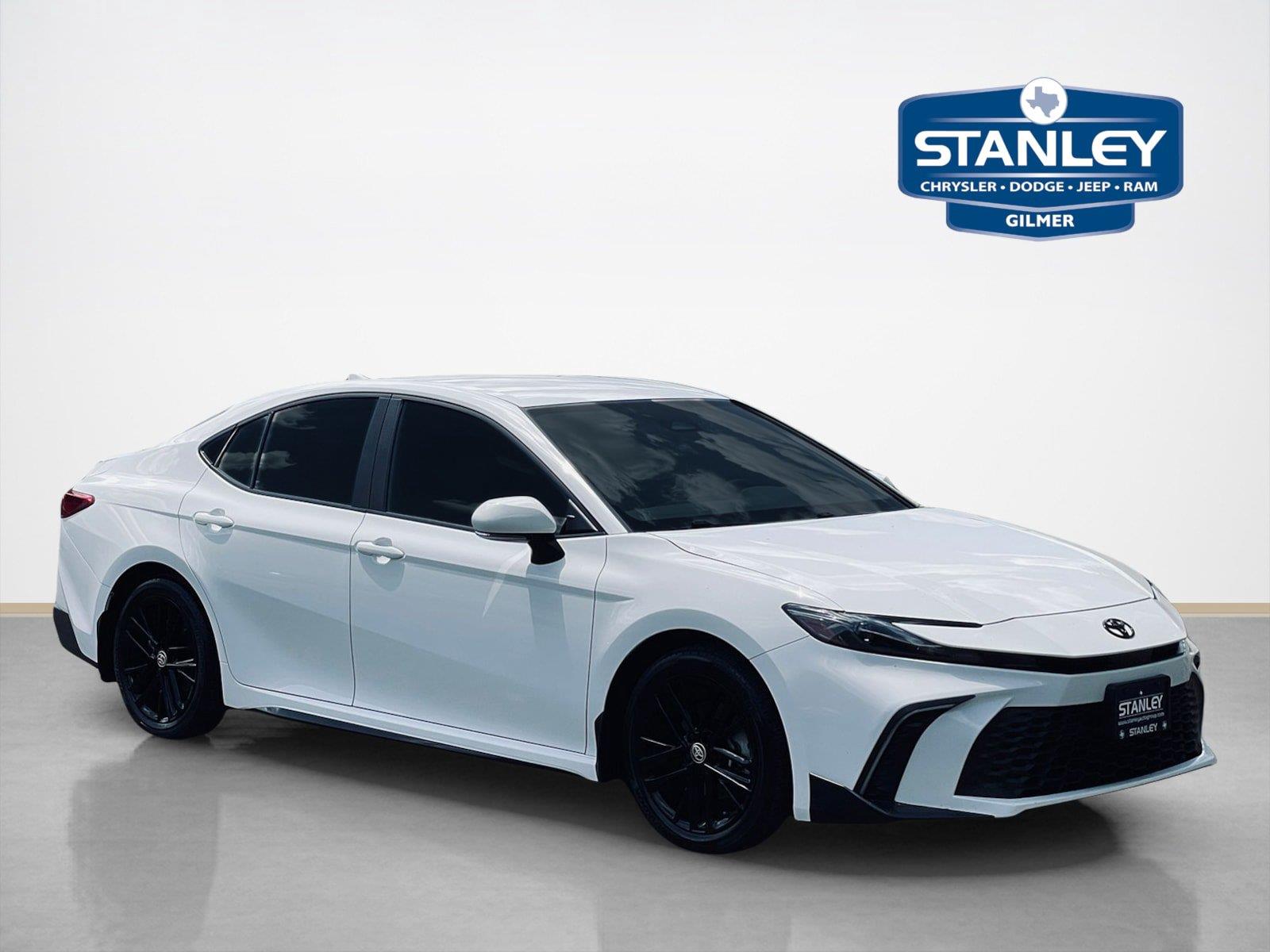  2025 Toyota Camry SE FWD   
