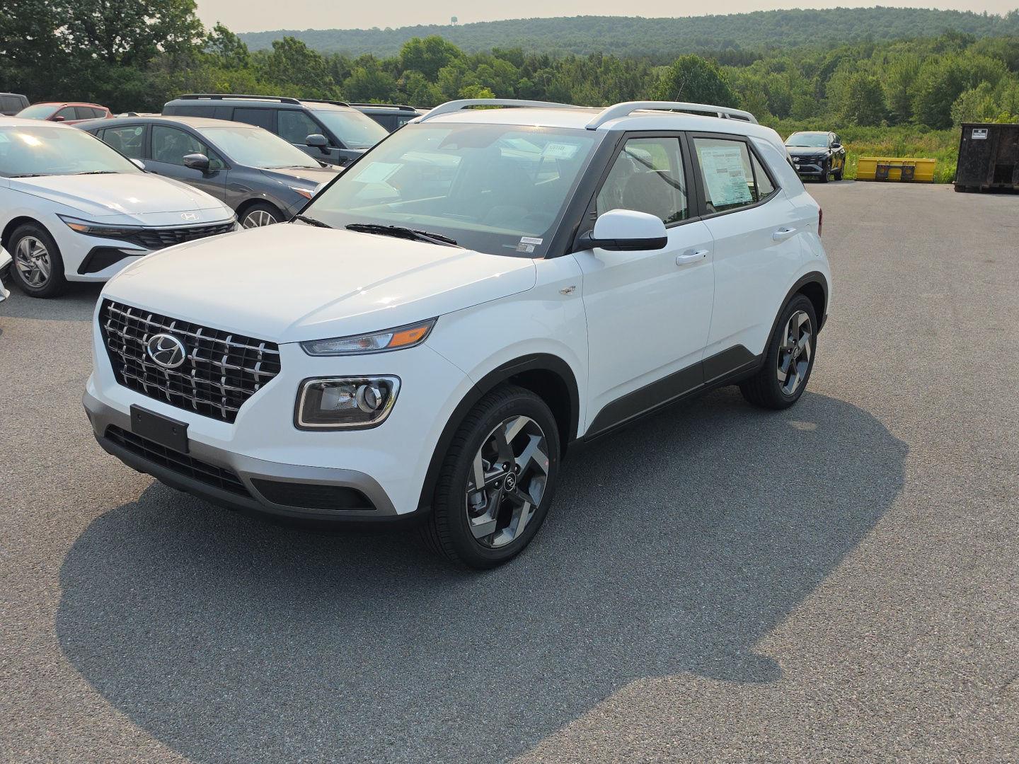 Lunar White 2026 Hyundai Venue SUV / Crossover Front-Wheel Drive Continuously Variable Transmission