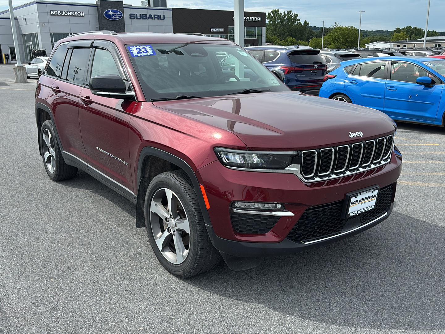 Velvet Red Pearlcoat 2023 Jeep Grand Cherokee SUV / Crossover Four-Wheel Drive 8-Speed Automatic
