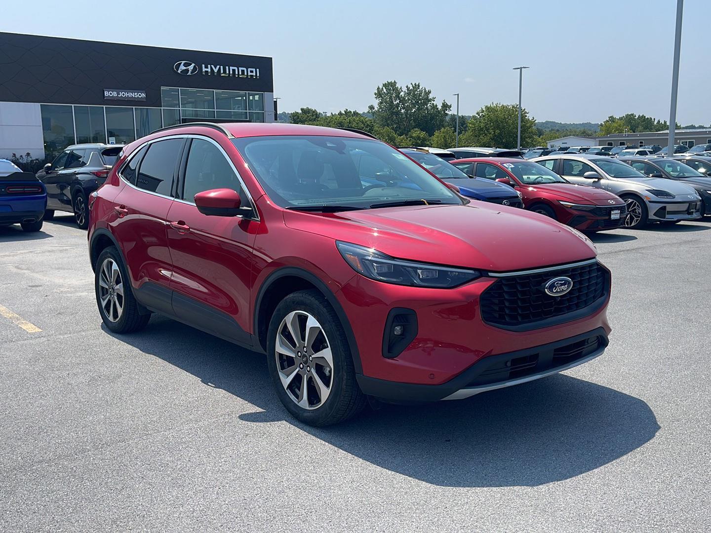 Rapid Red Metallic Tinted Clearcoat 2024 Ford Escape SUV / Crossover All-Wheel Drive 8-Speed Automatic