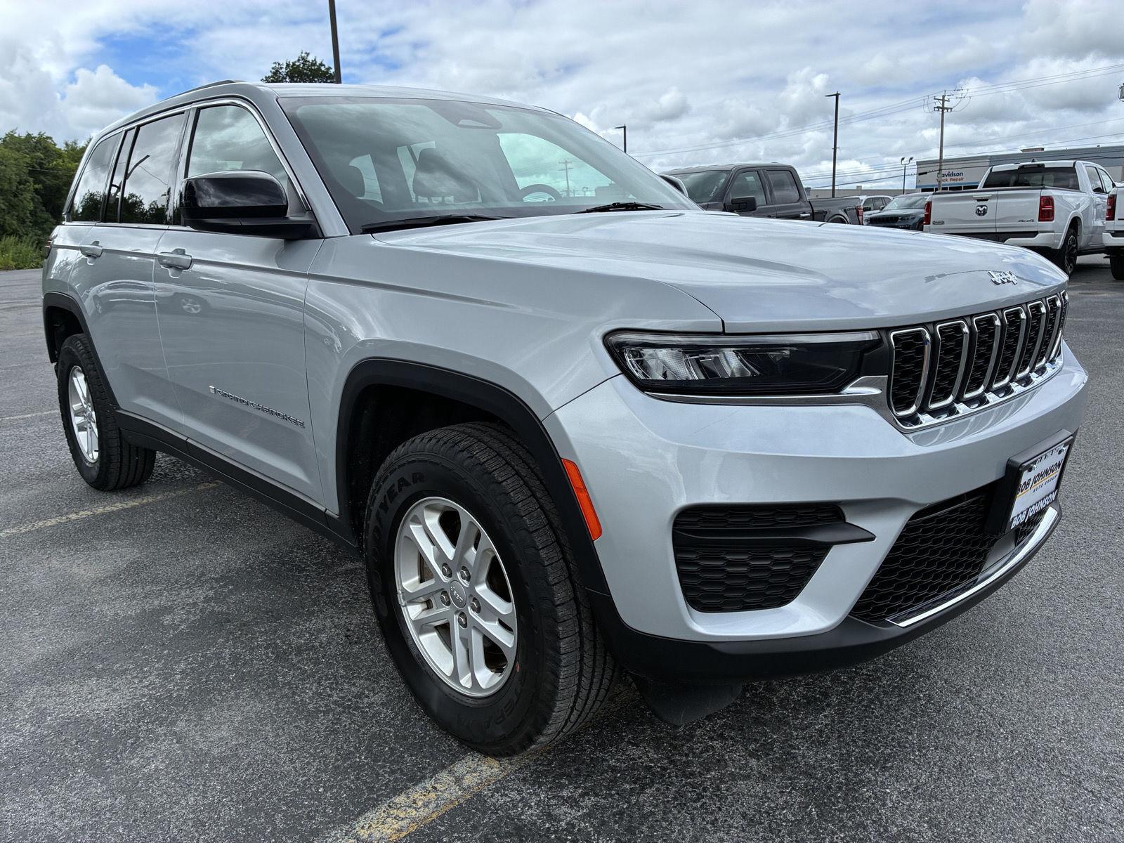 Silver Zynith 2023 Jeep Grand Cherokee SUV / Crossover Four-Wheel Drive 8-Speed Automatic