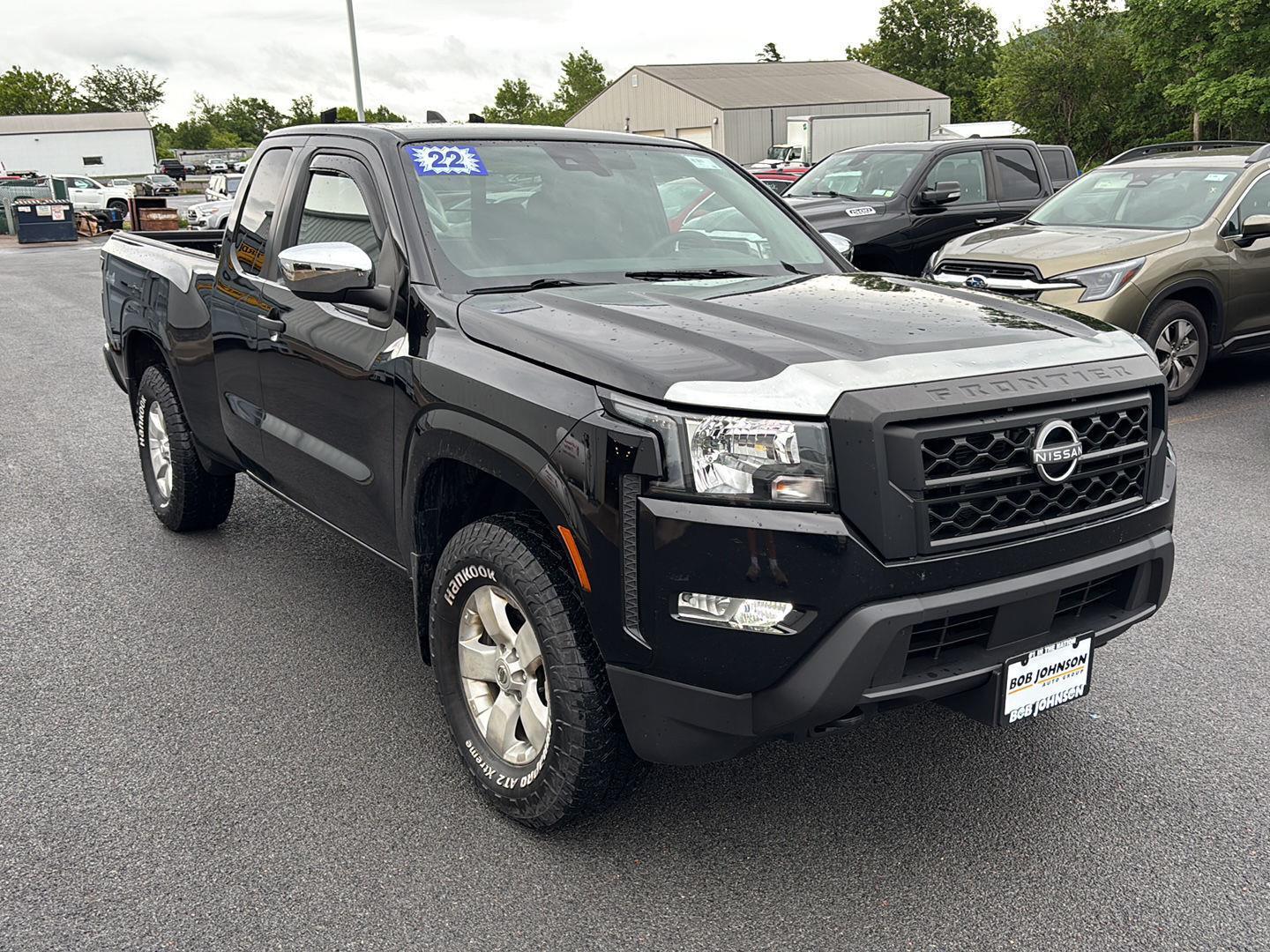 Super Black 2022 Nissan Frontier Pickup Truck Four-Wheel Drive Automatic