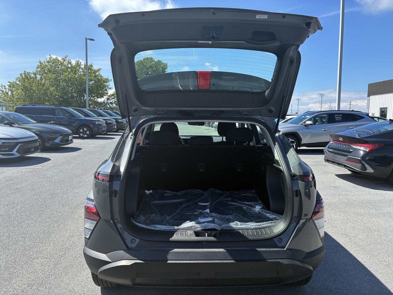 2026 Hyundai Kona SE - Photo 9
