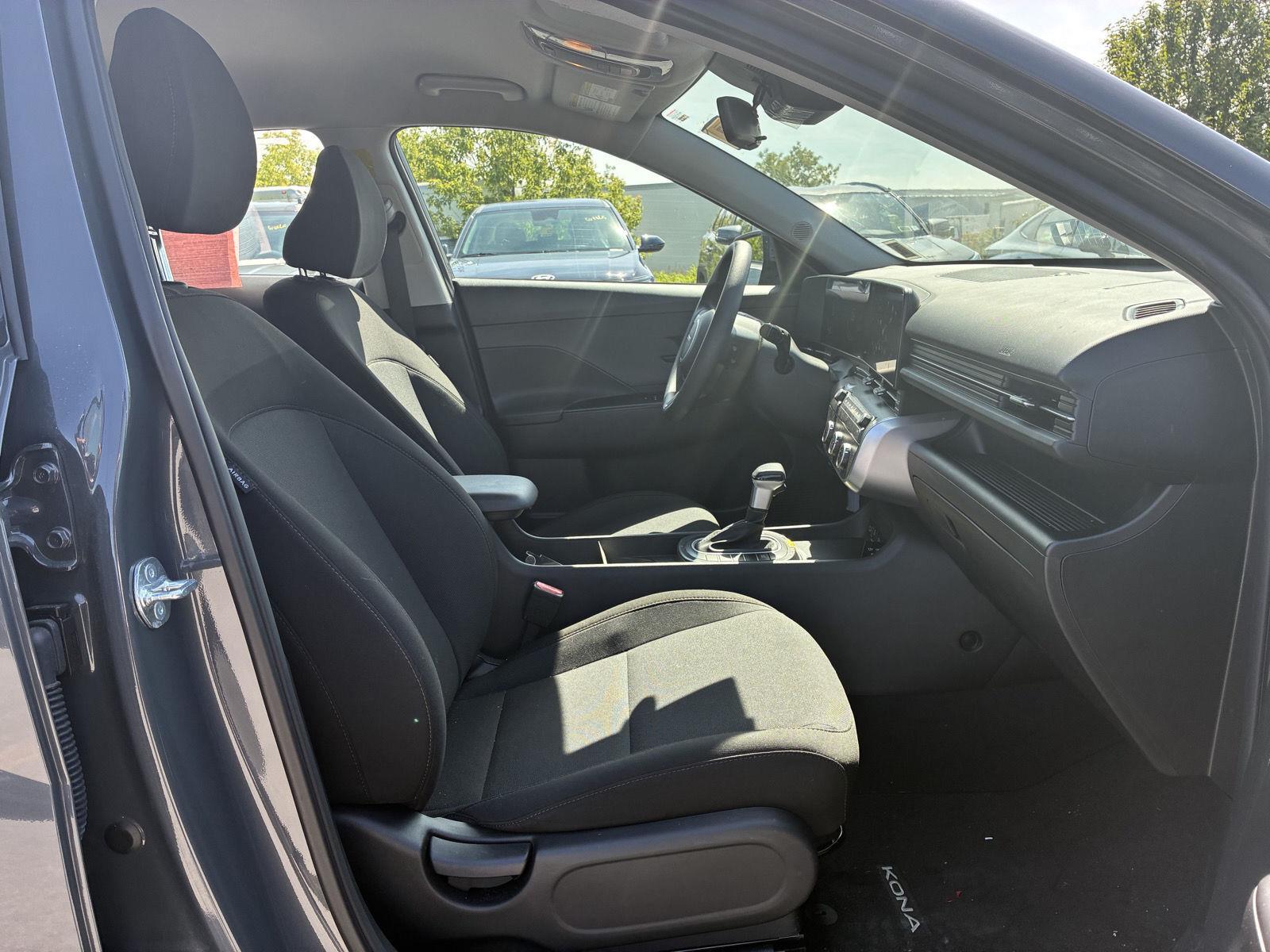 2026 Hyundai Kona SE - Photo 12
