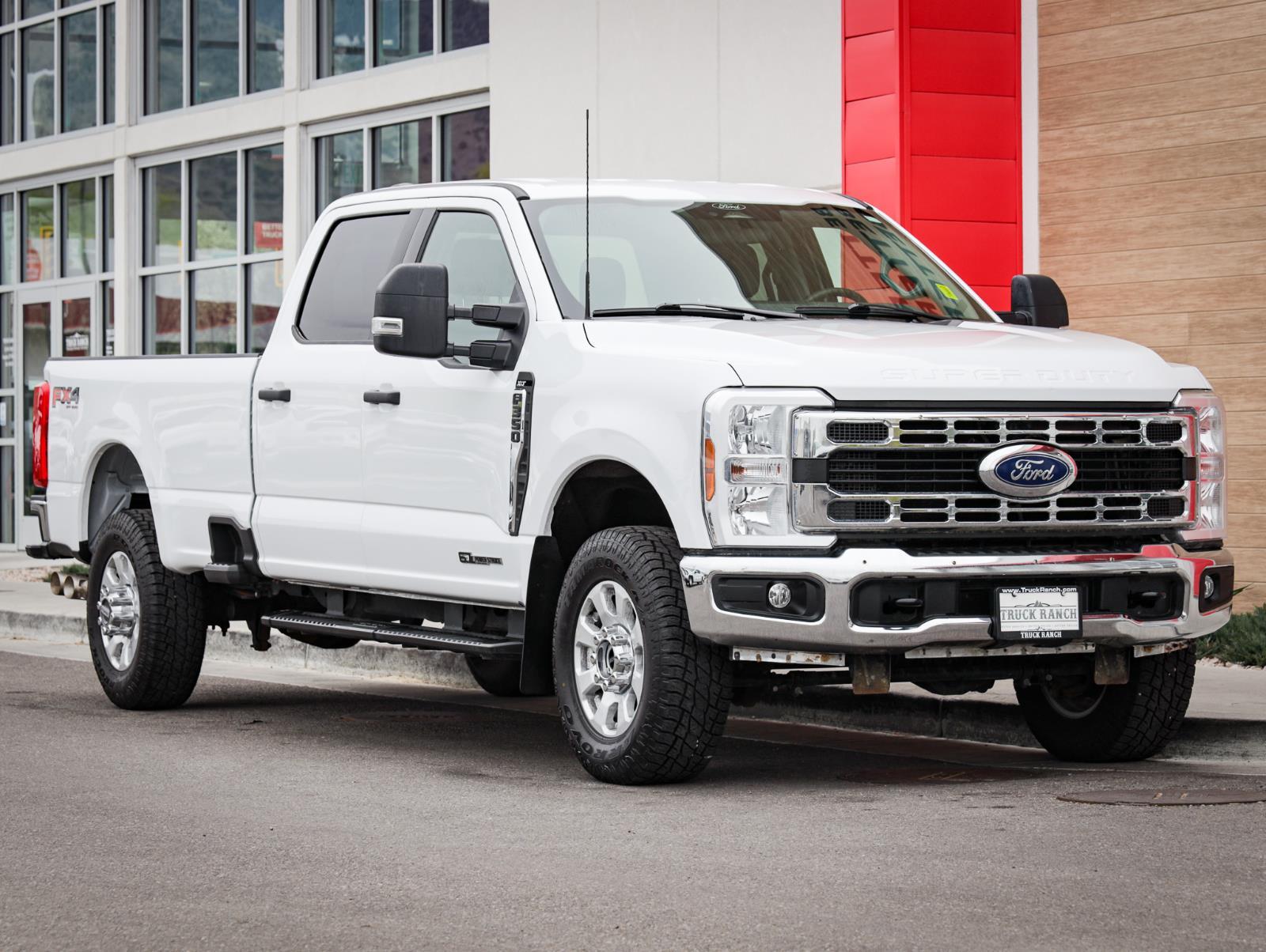 Oxford White 2024 Ford F-350 Super Duty XLT Crew Cab 4WD Pickup Truck Four-Wheel Drive Automatic