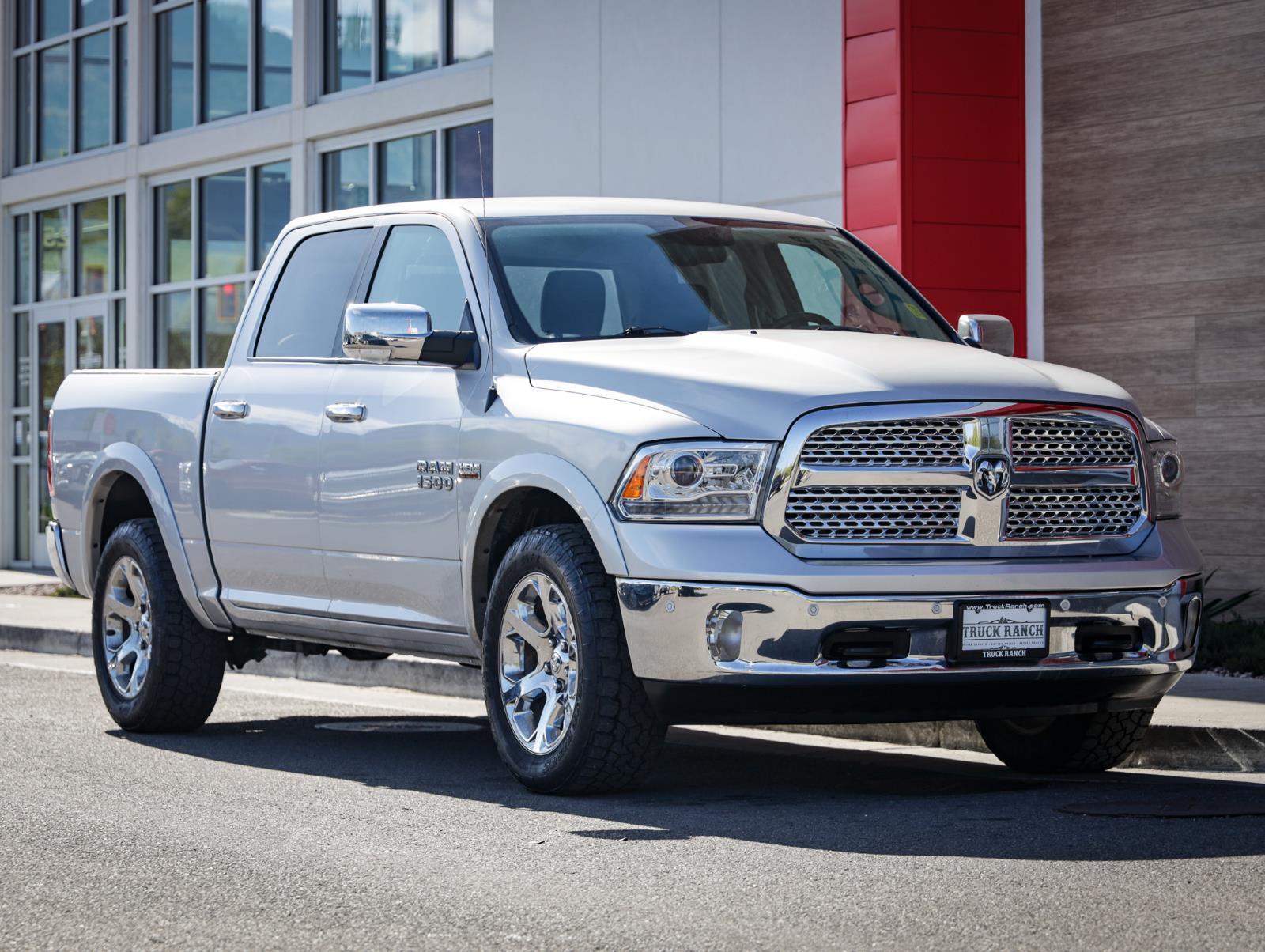 Bright Silver Metallic Clearcoat 2018 RAM 1500 Laramie Crew Cab 4WD Pickup Truck Four-Wheel Drive 8-Speed Automatic