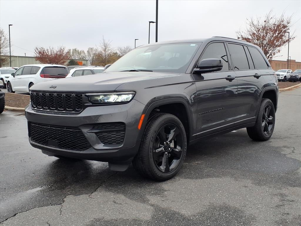 2025 Jeep Grand Cherokee Altitude 4WD