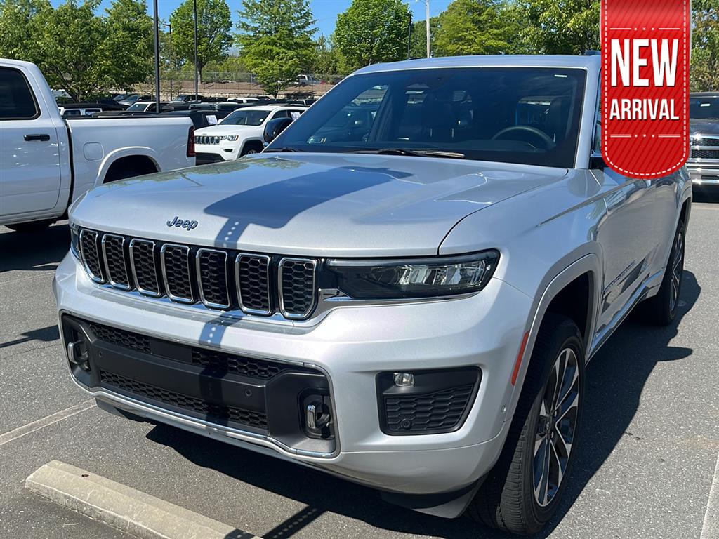Silver Zynith 2023 Jeep Grand Cherokee Overland 4WD SUV / Crossover Four-Wheel Drive 8-Speed Automatic