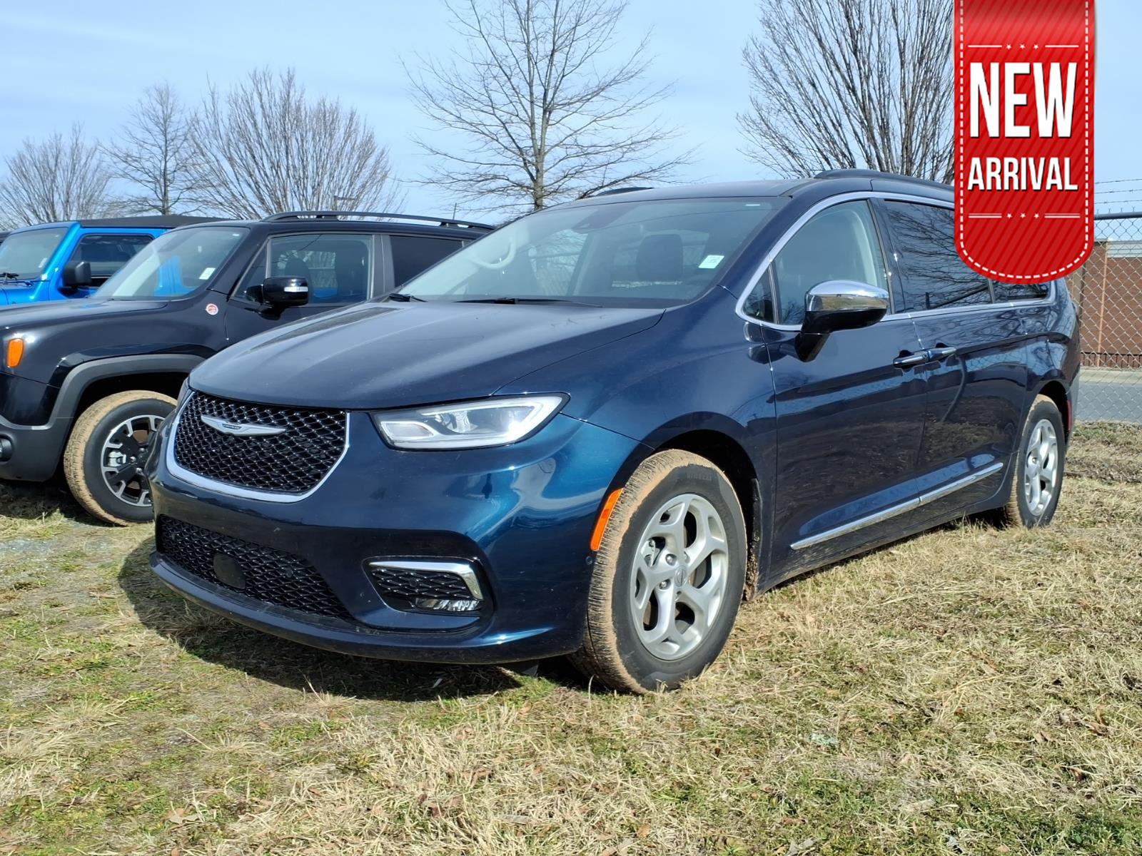 2023 Chrysler Pacifica Limited FWD