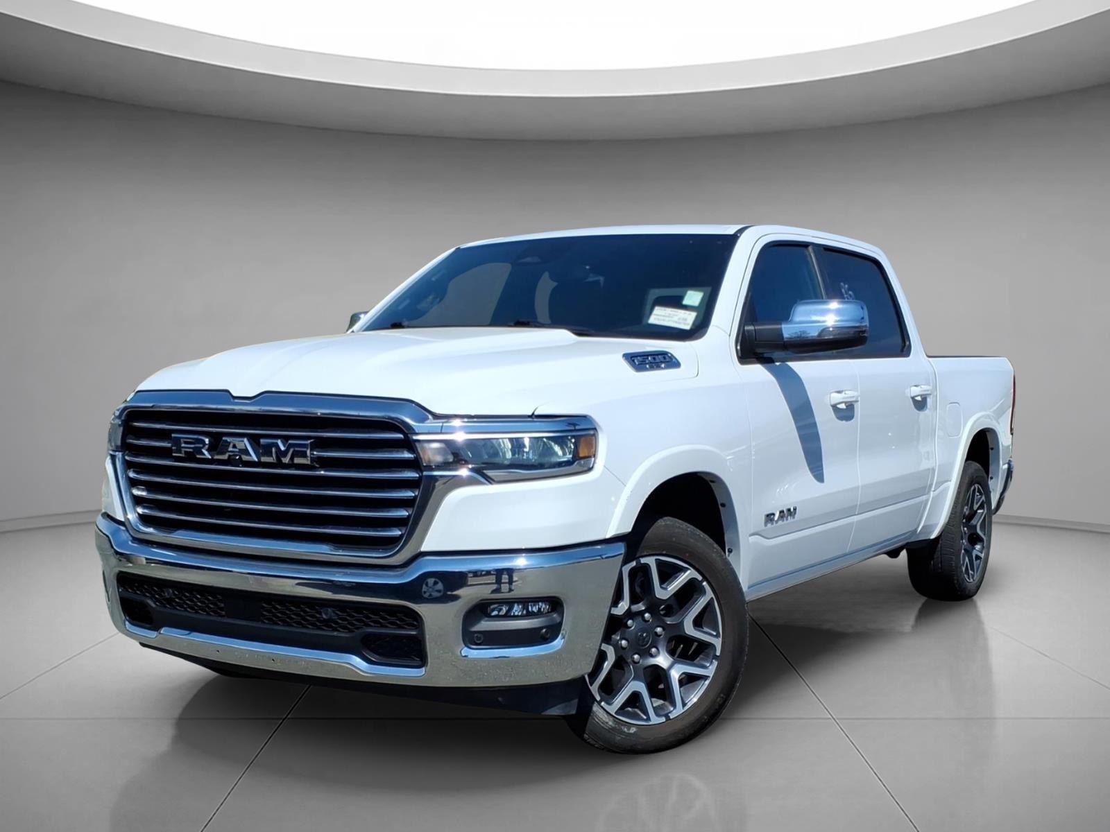 2025 RAM 1500 Laramie Crew Cab 4WD
