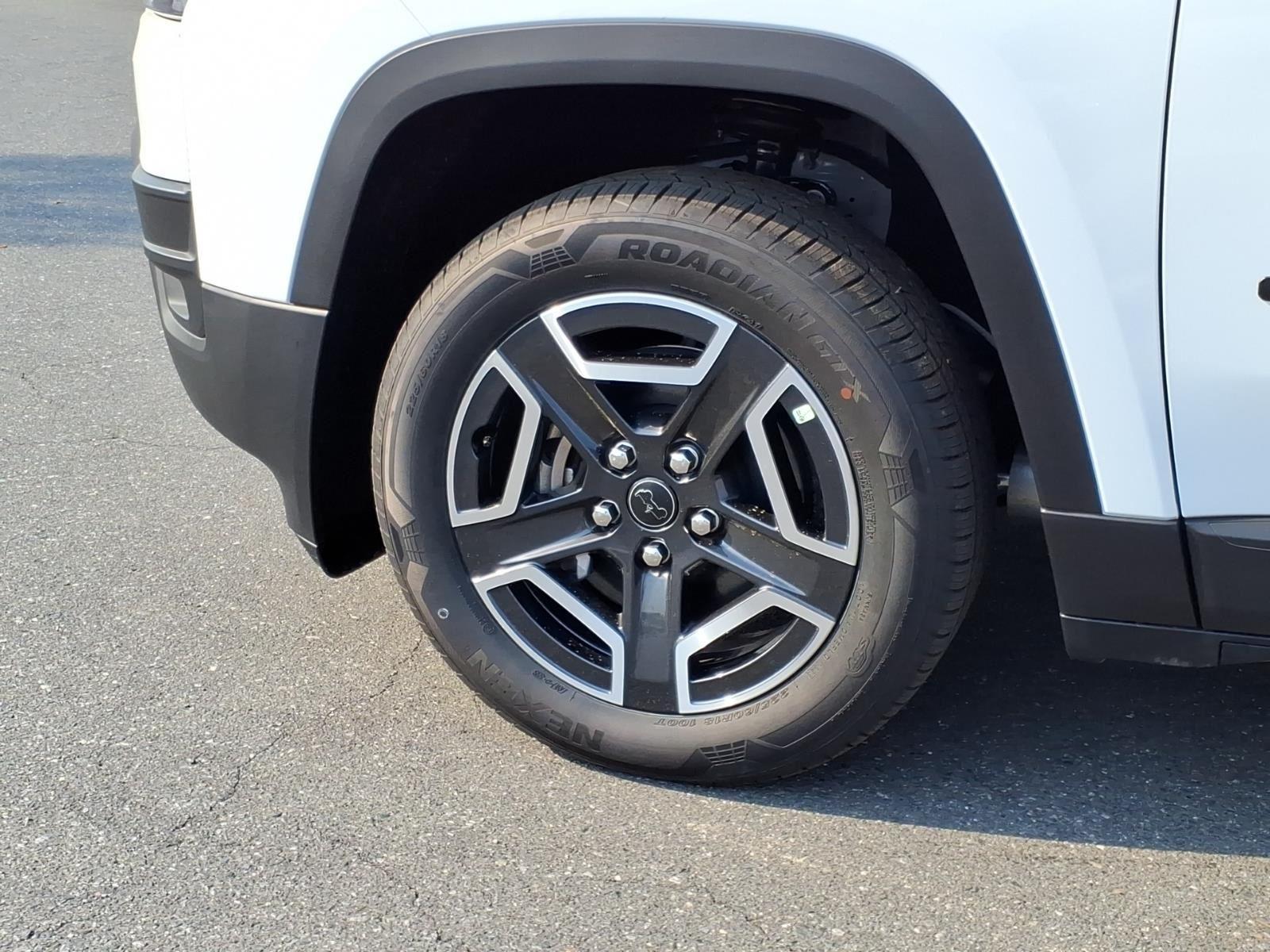 New 2026 Bright White Clearcoat Jeep Laredo image 10