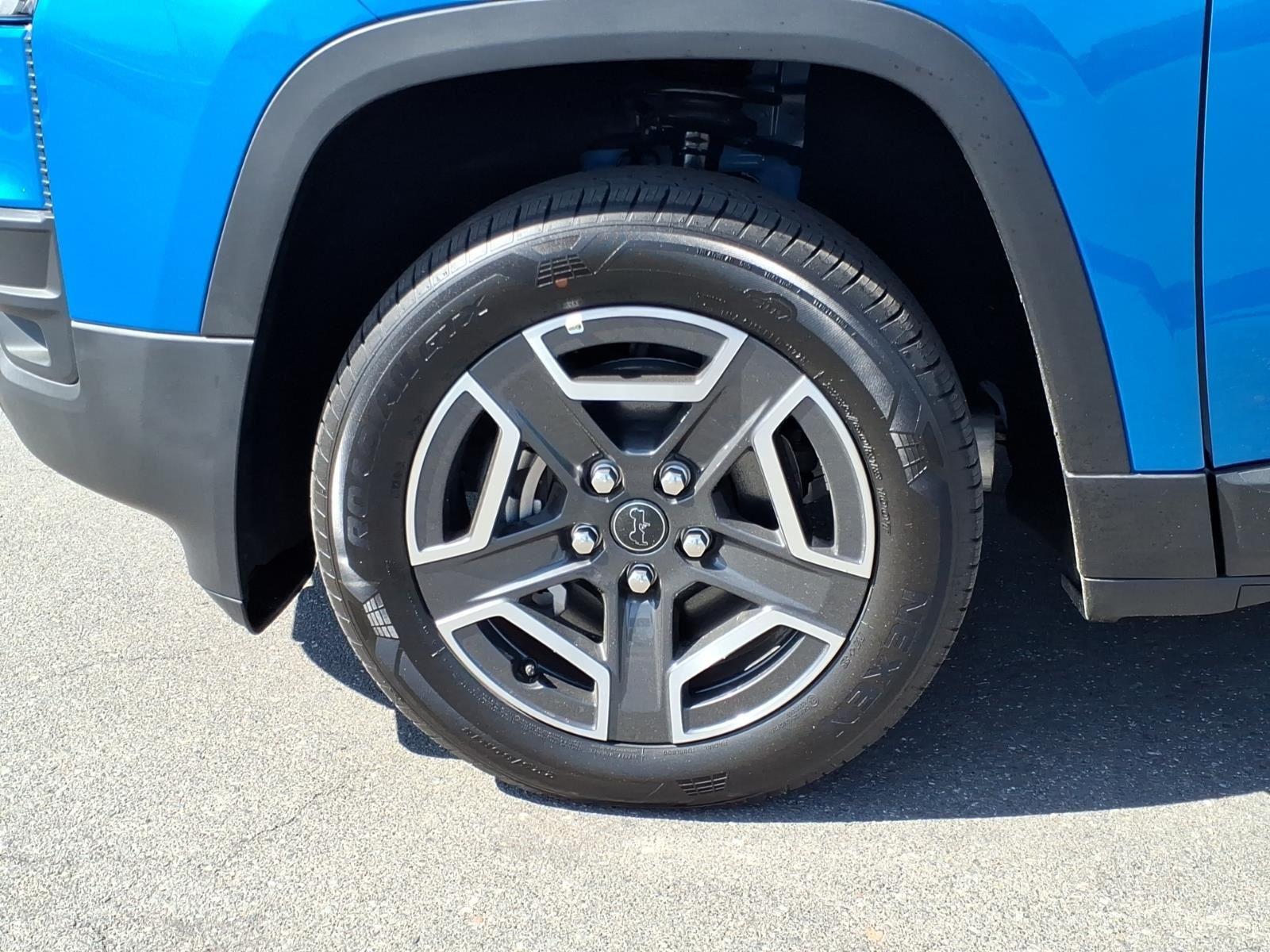 New 2026 PBJ Hydro Blue Pearl Coat JEEP  image 10