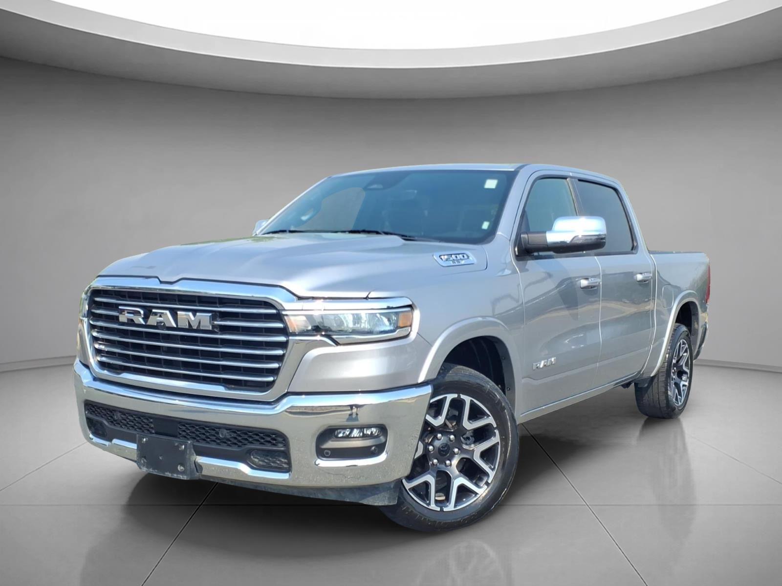 2025 RAM 1500 Laramie Crew Cab 4WD