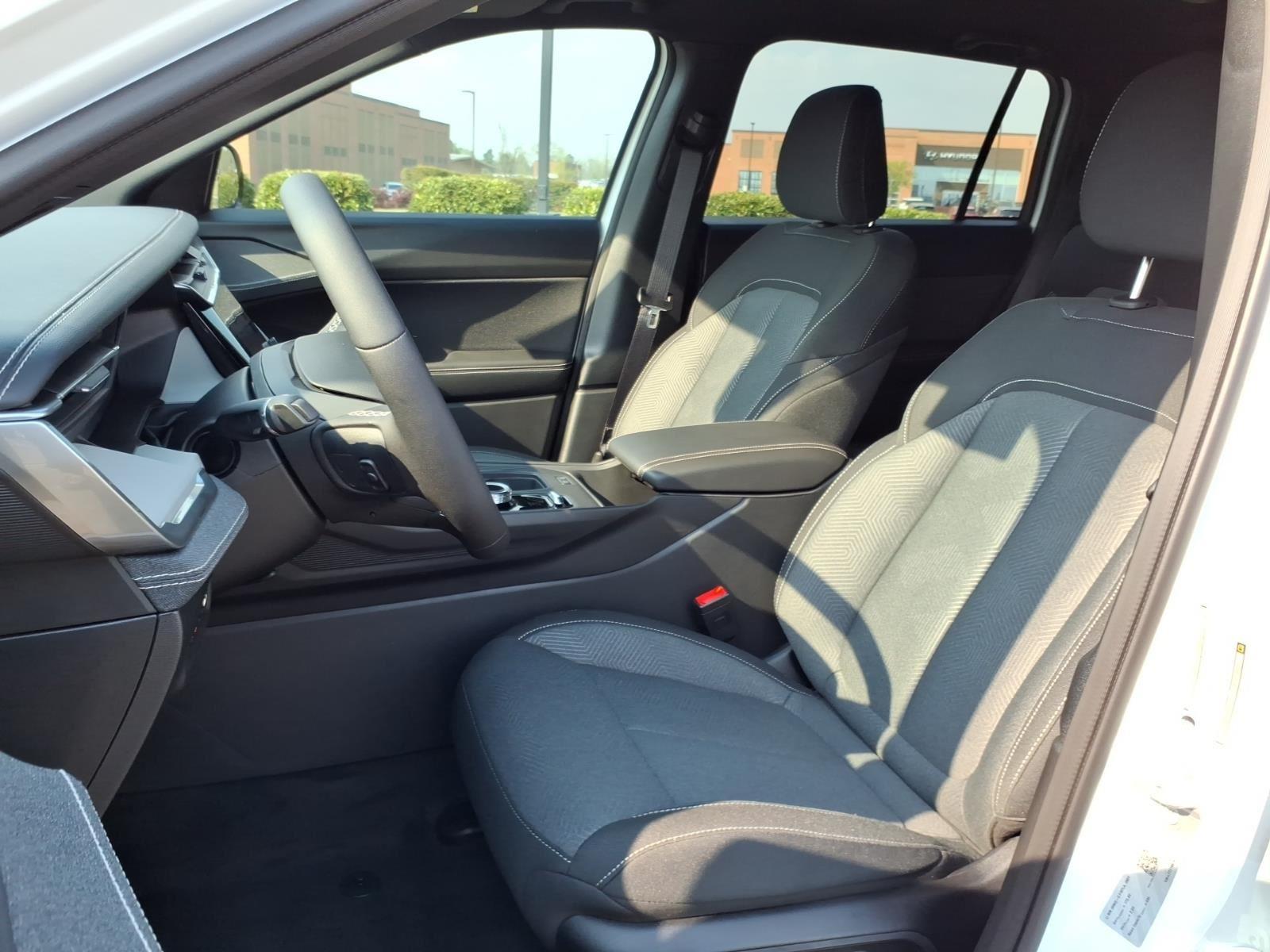 New 2026 Bright White Clearcoat Jeep Laredo image 17