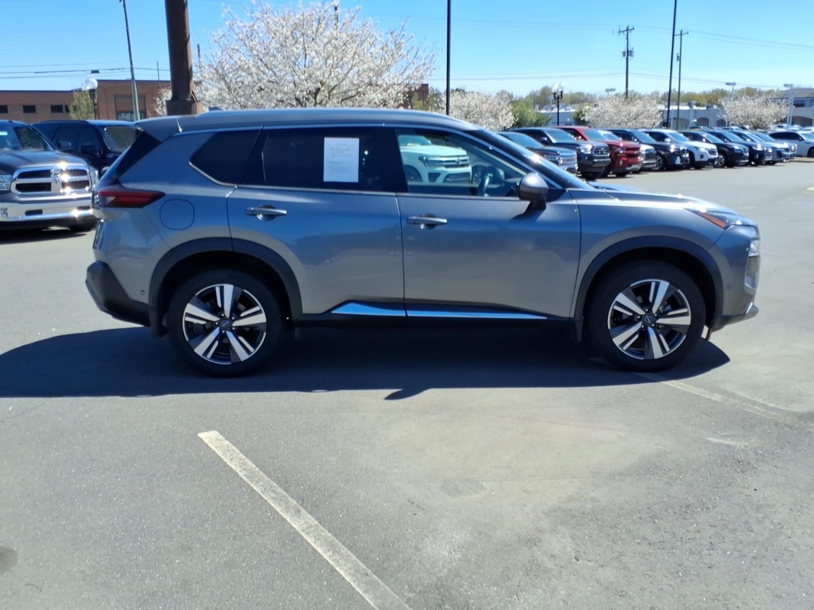 Used 2022 Gun Metallic NISSAN SL image 10