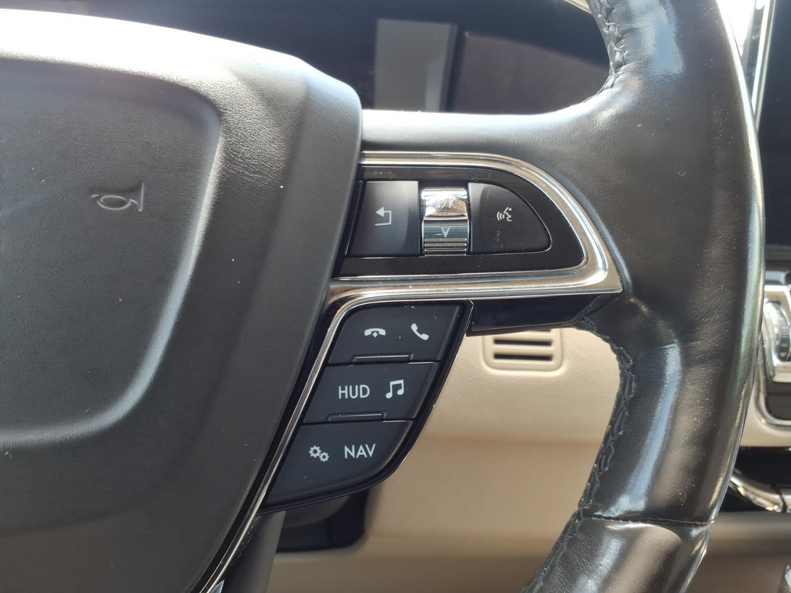 Used 2021 Pristine White Lincoln Reserve image 27
