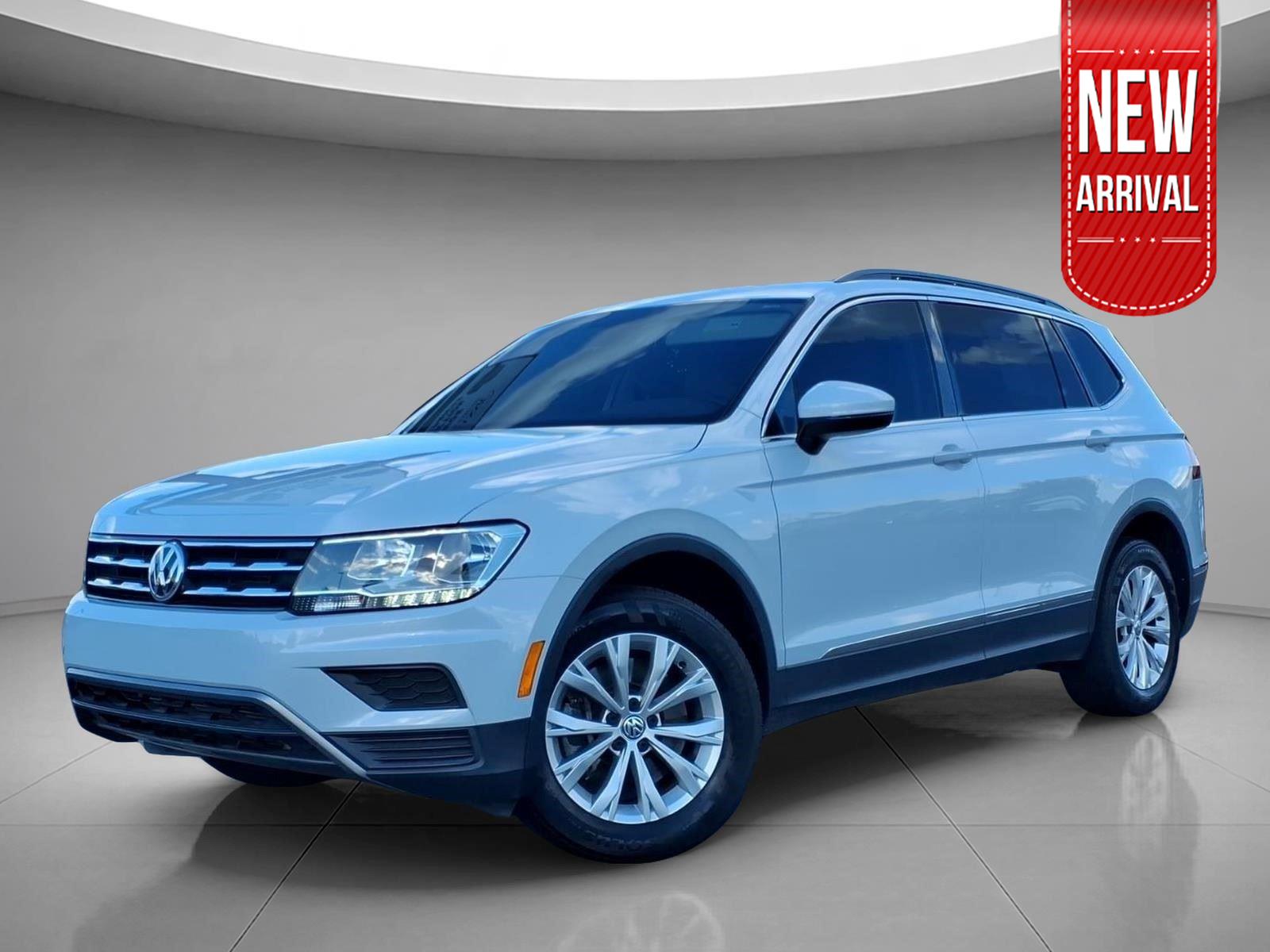 PLATINUM GRAY METALLIC 2018 Volkswagen Tiguan SUV / Crossover  