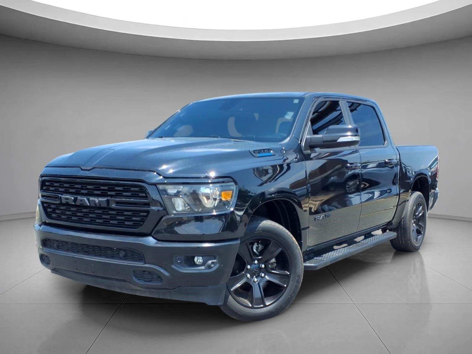 Diamond Black Crystal Pearlcoat 2022 RAM 1500 Pickup Truck Four-Wheel Drive 8-Speed Automatic