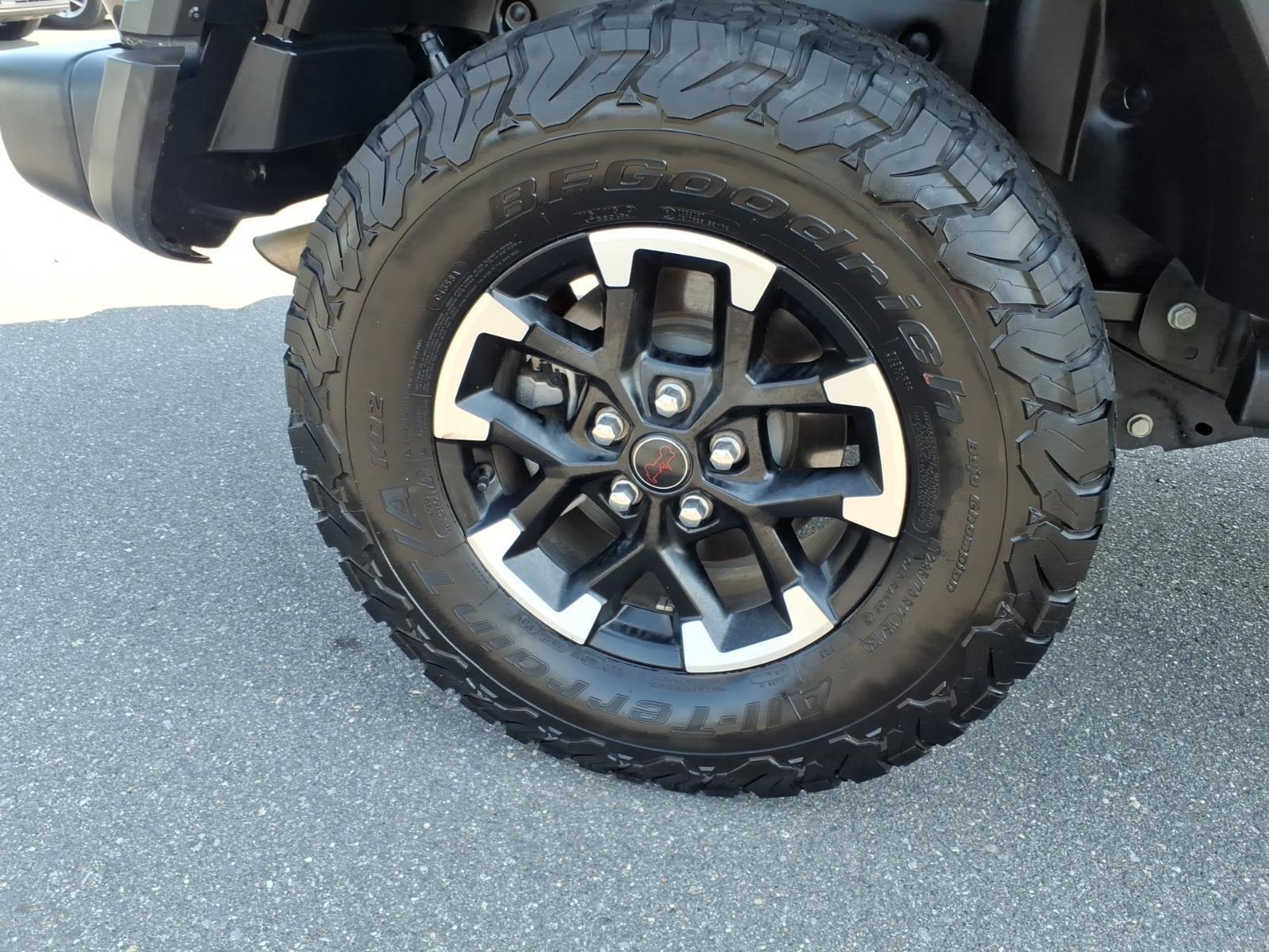 Used 2025 Granite Crystal Metallic Clearcoat Jeep Rubicon image 13