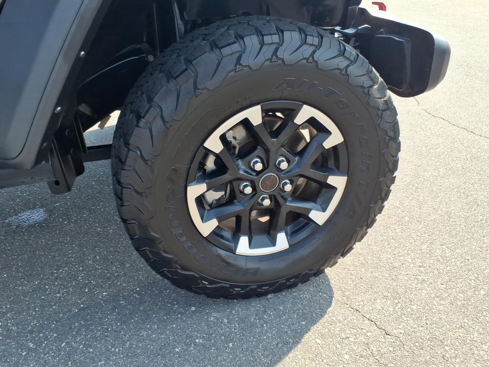 Used 2025 Granite Crystal Metallic Clearcoat Jeep Rubicon image 14