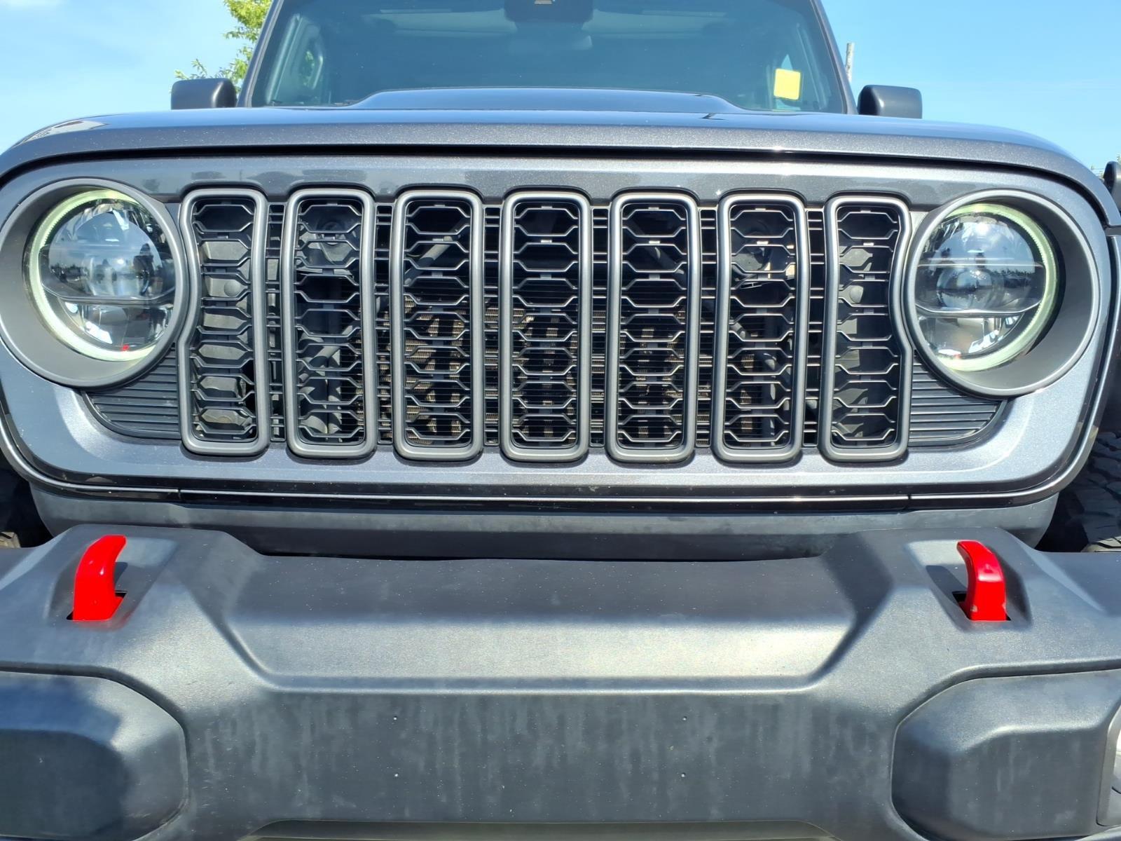 Used 2025 Granite Crystal Metallic Clearcoat Jeep Rubicon image 16