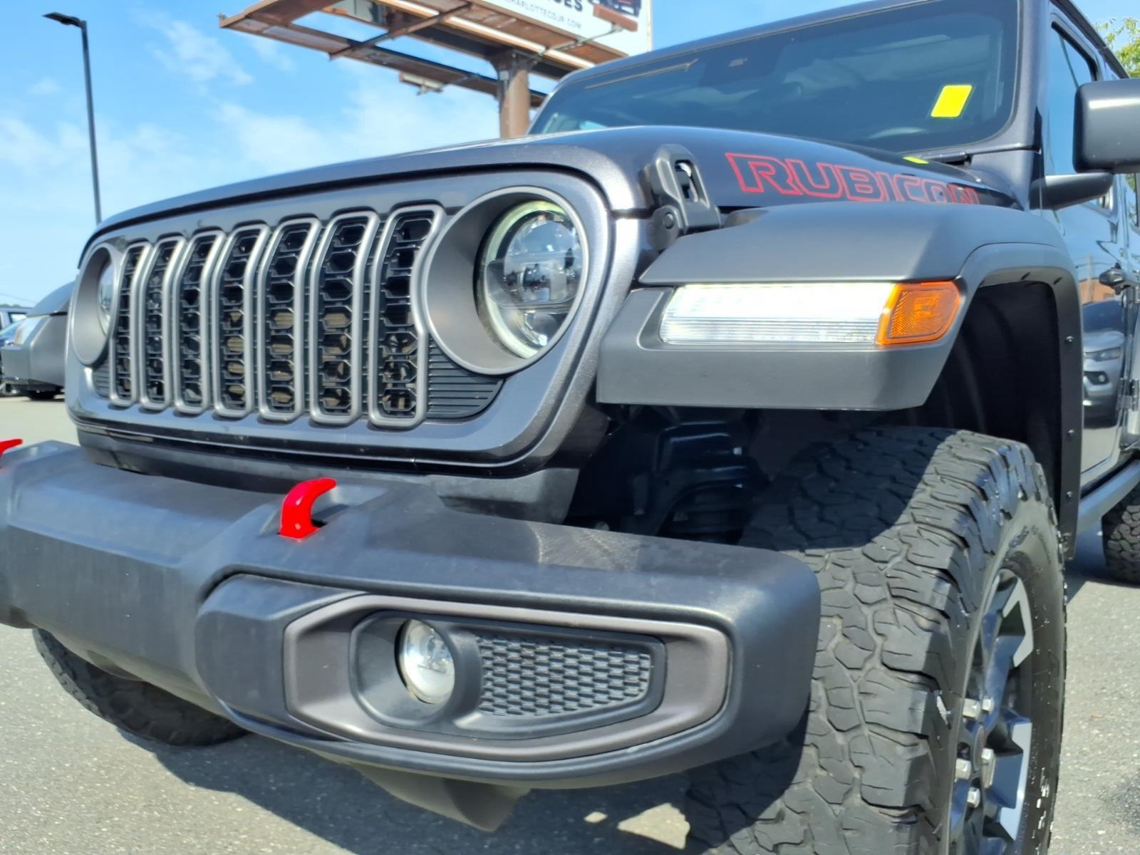Used 2025 Granite Crystal Metallic Clearcoat Jeep Rubicon image 17