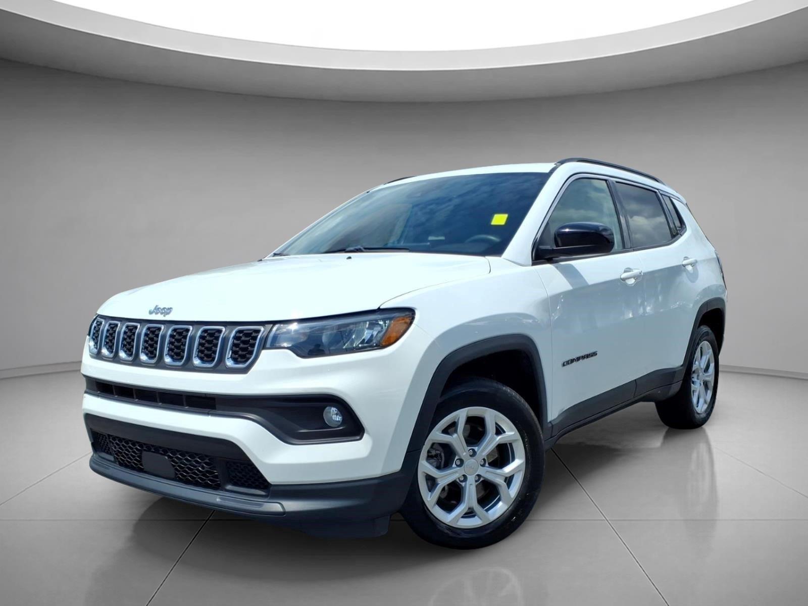 Bright White Clearcoat 2024 Jeep Compass SUV / Crossover Four-Wheel Drive 8-Speed Automatic