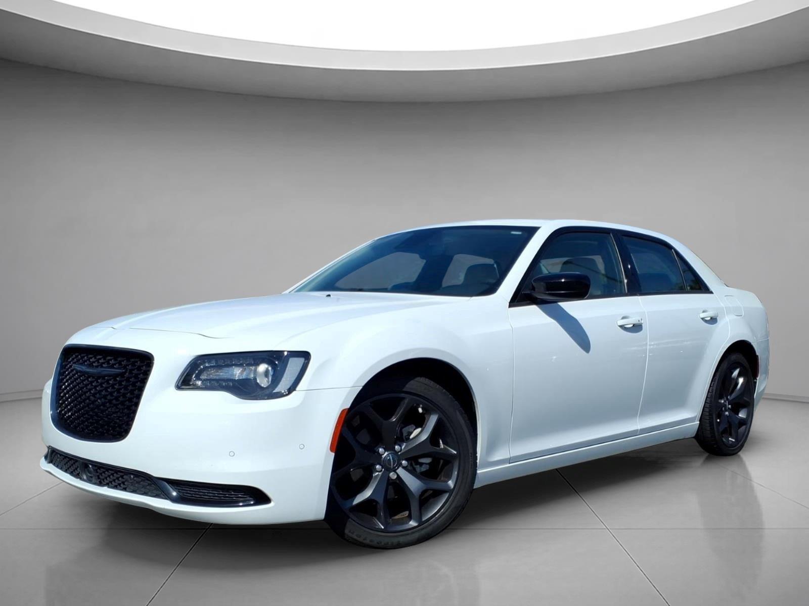 2023 Chrysler 300 Touring RWD