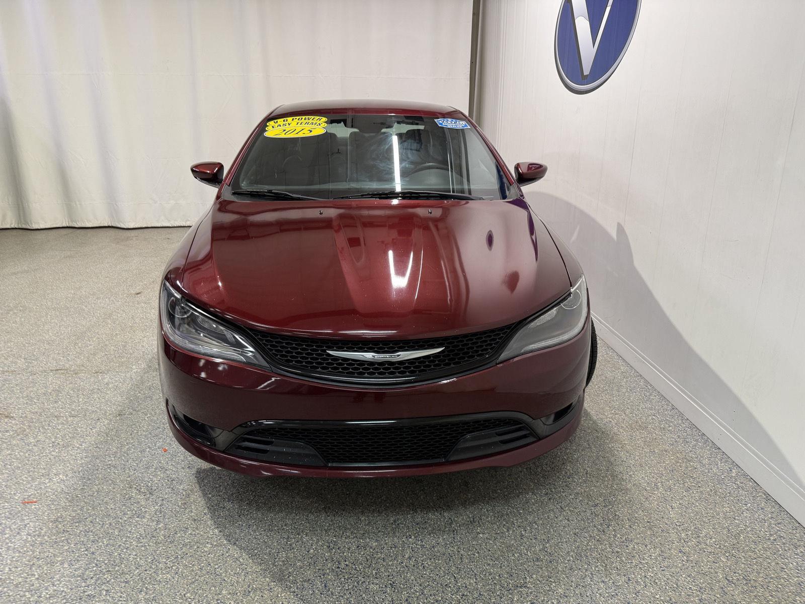 2015 Chrysler 200 S's photo