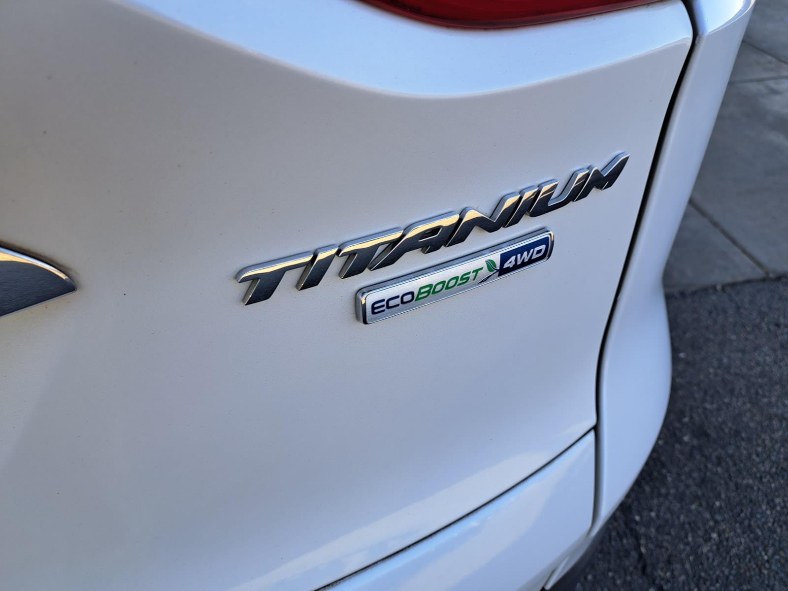 2014 Ford Escape Titanium SUV Four Wheel Drive 28