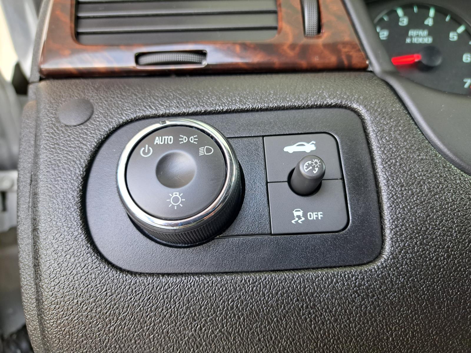 2014 Chevrolet Impala Limited LS Sedan 4 Dr. Front Wheel Drive thumbnail 41