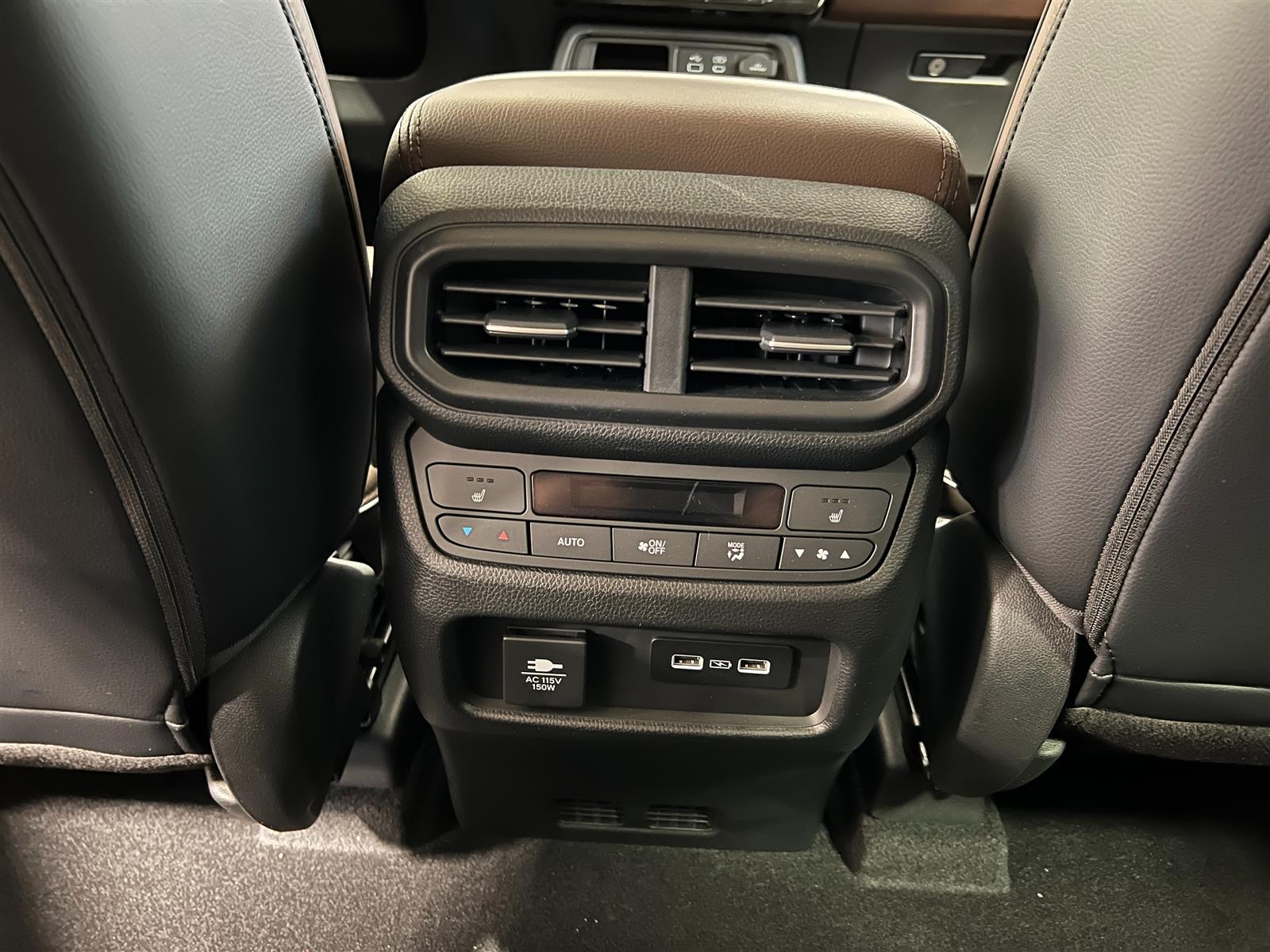 2024 HONDA PILOT Elite Utility  33