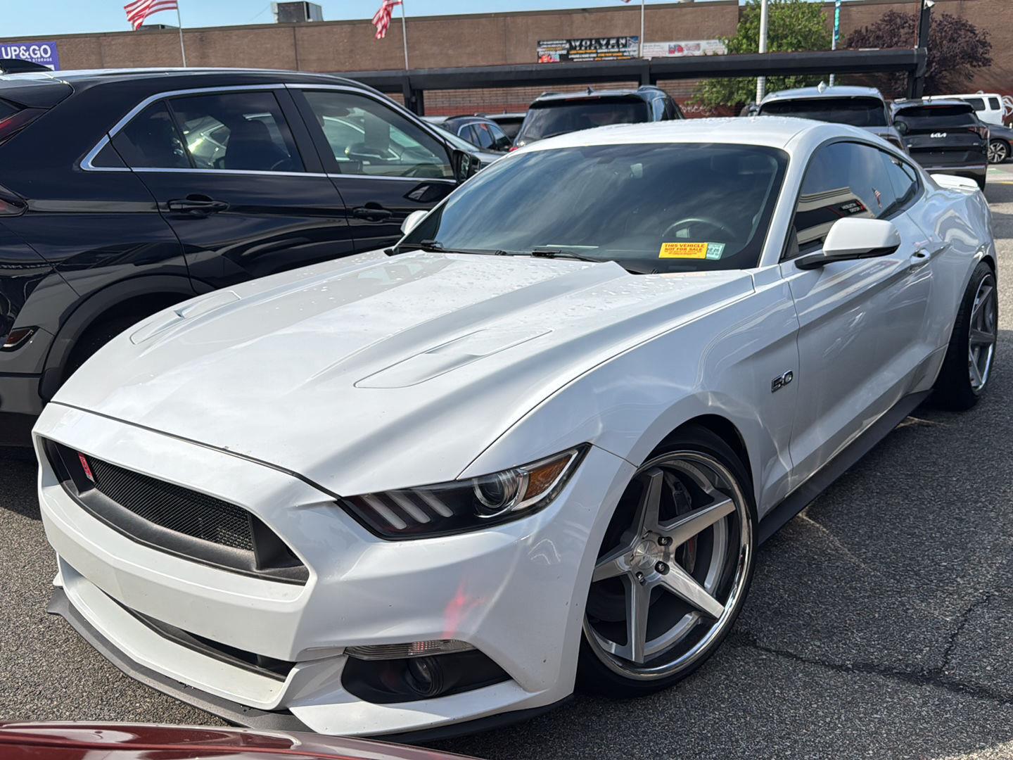 Oxford White 2016 Ford Mustang Coupe Rear-Wheel Drive 6-Speed Manual